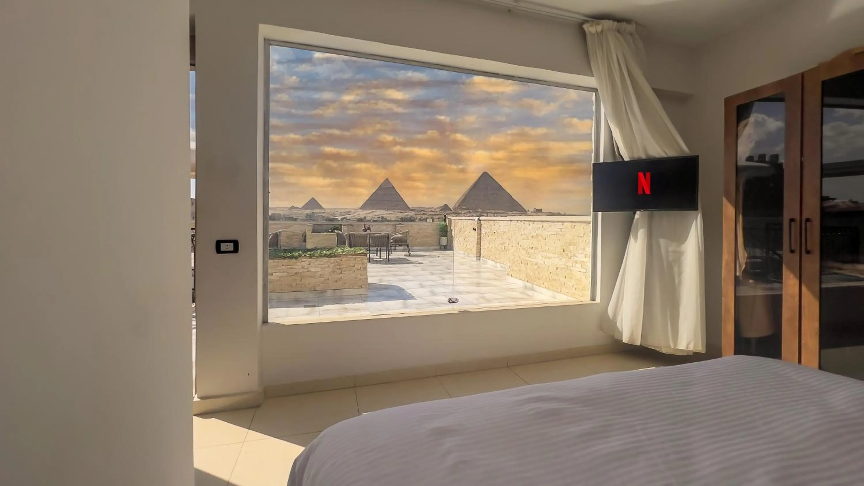 Bed in Point Pyramids View