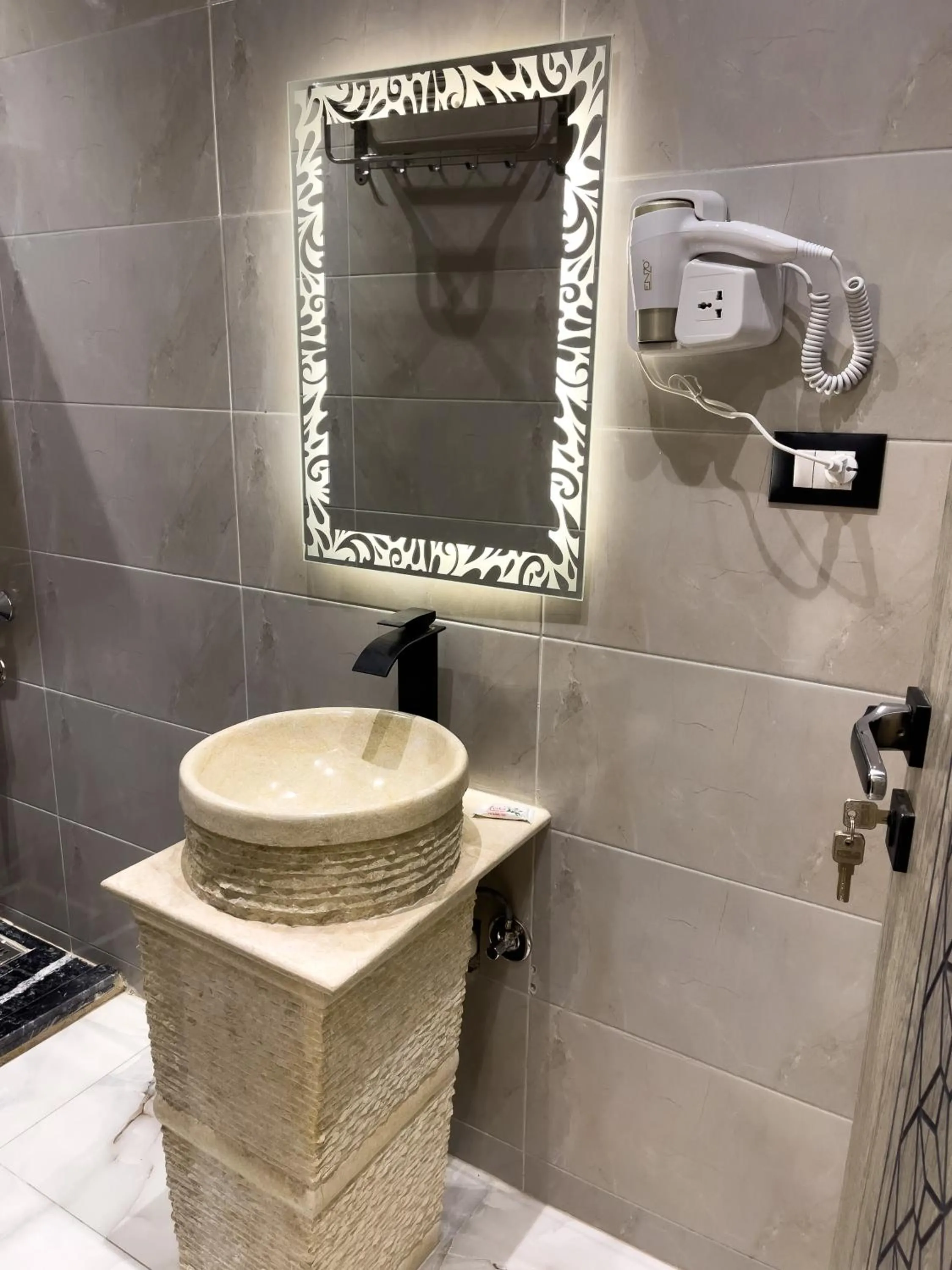 Bathroom in Point Pyramids View