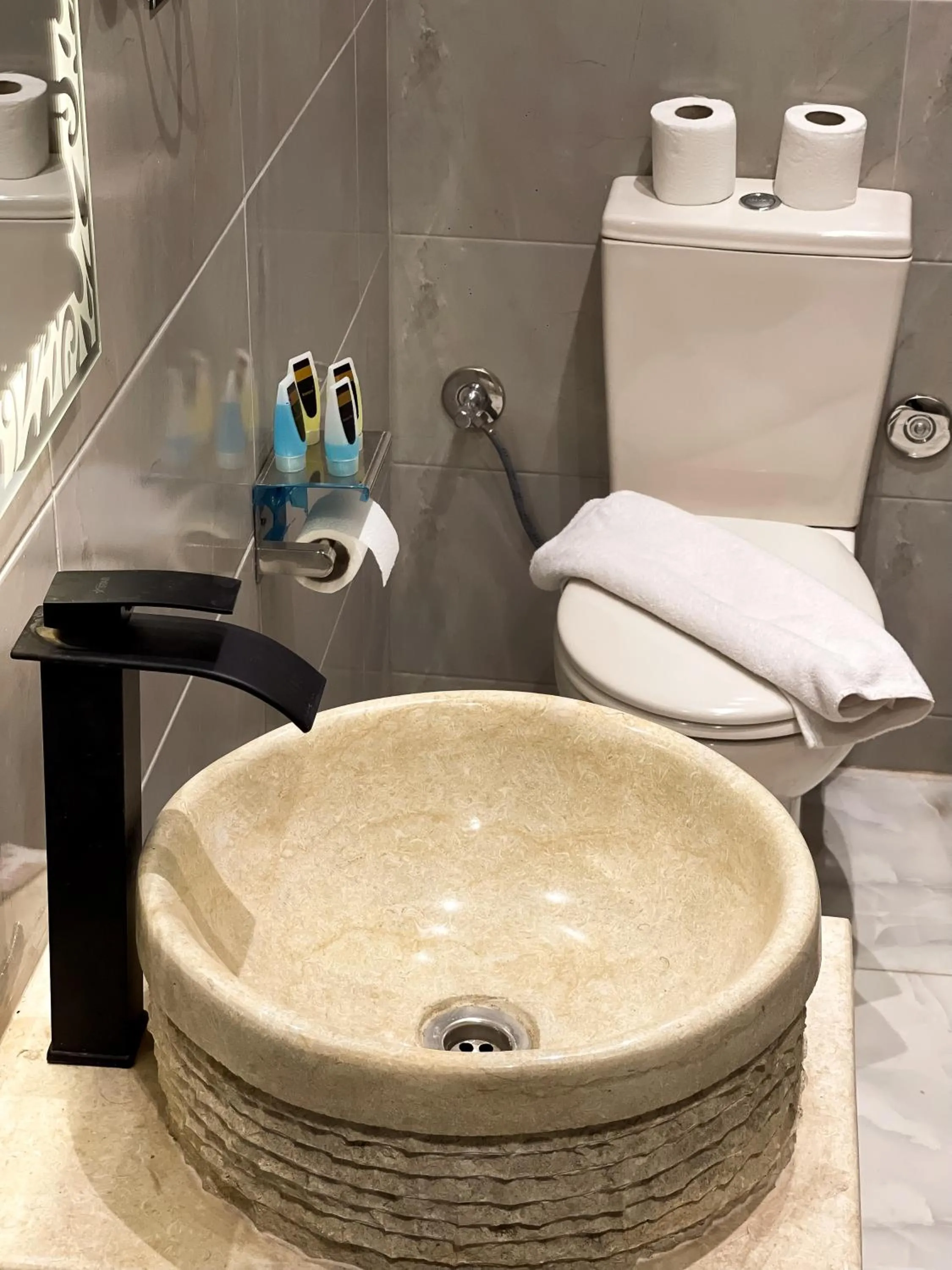 Toilet in Point Pyramids View