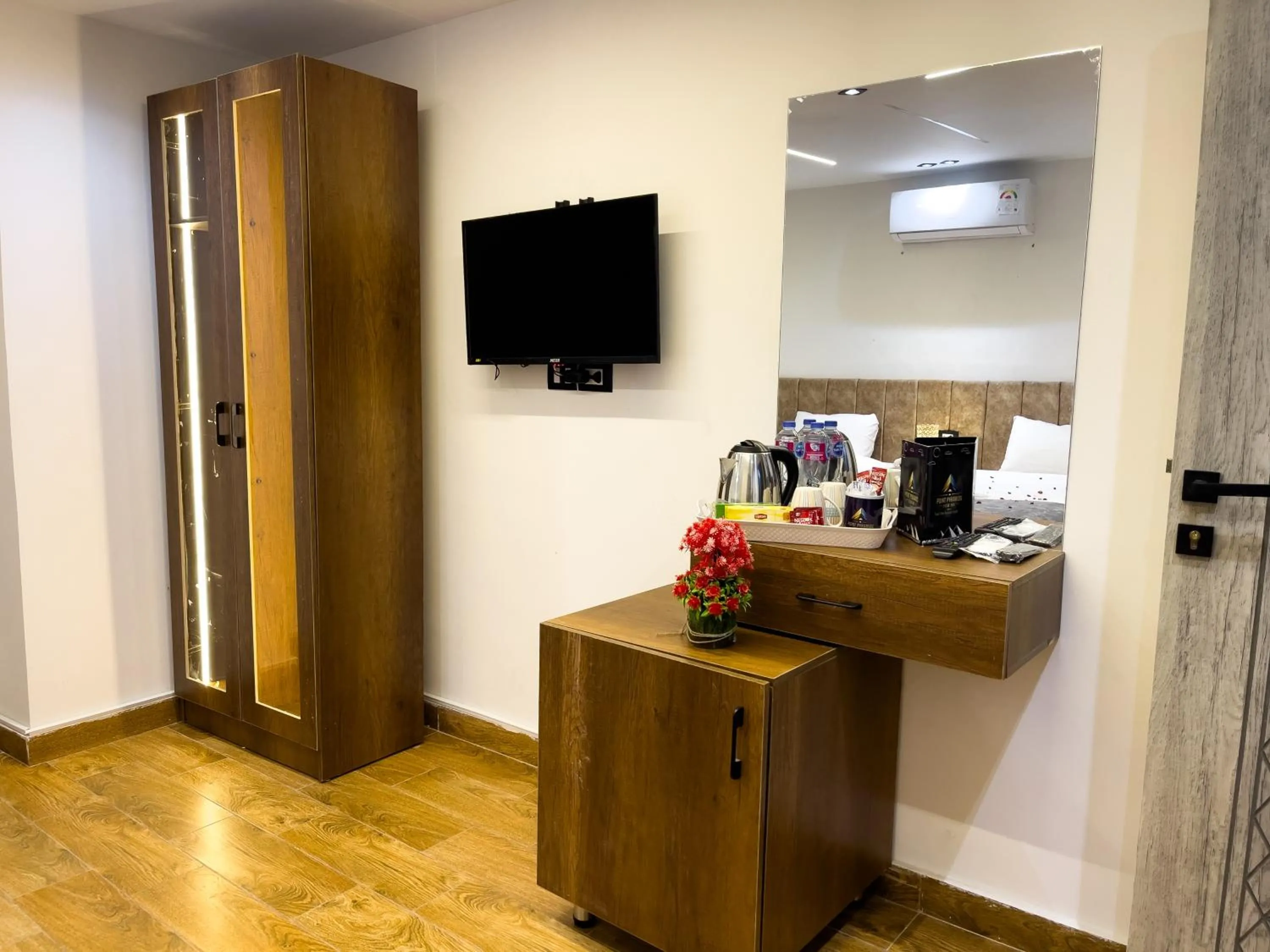 TV and multimedia in Point Pyramids View
