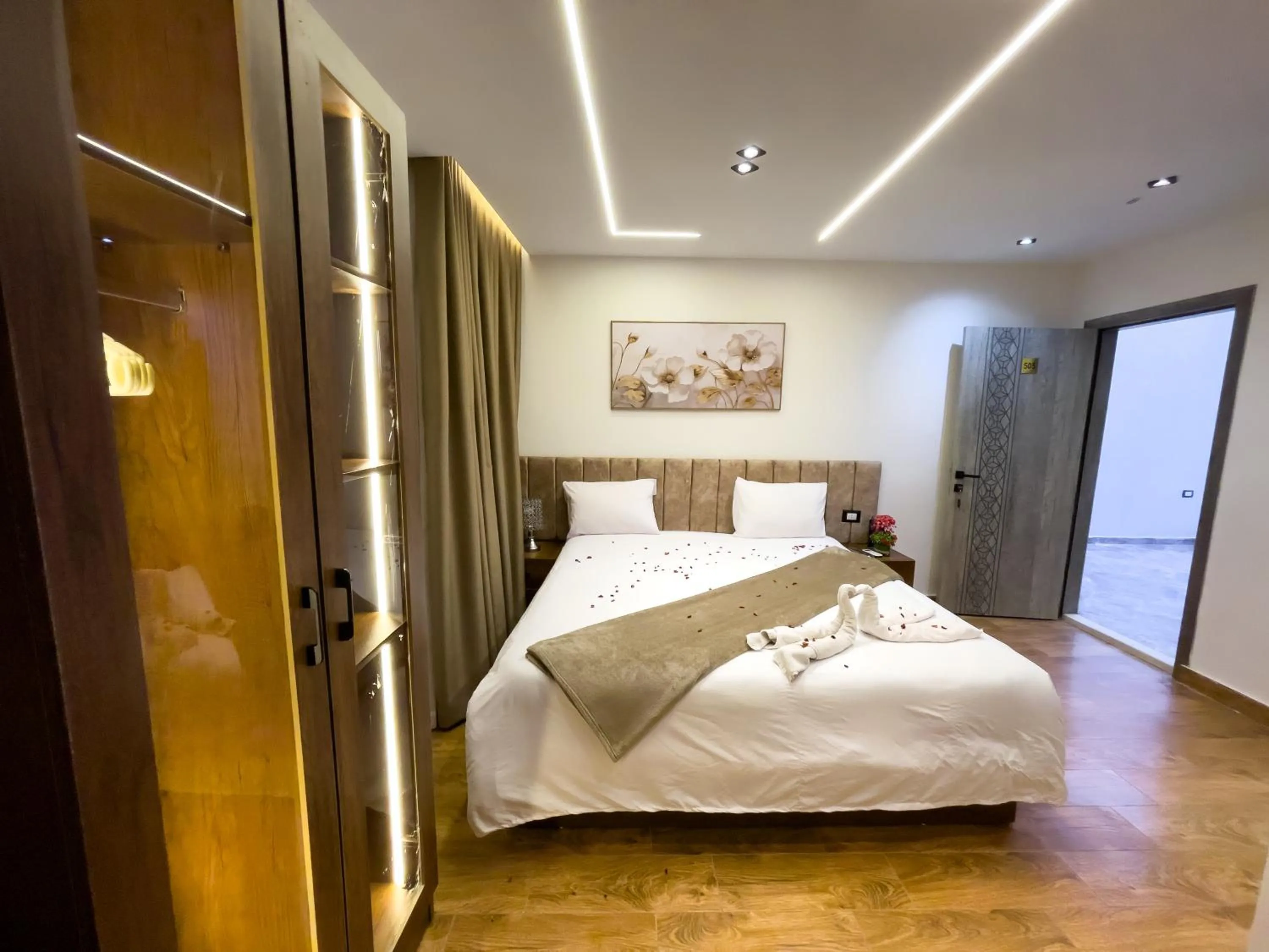 Bed in Point Pyramids View