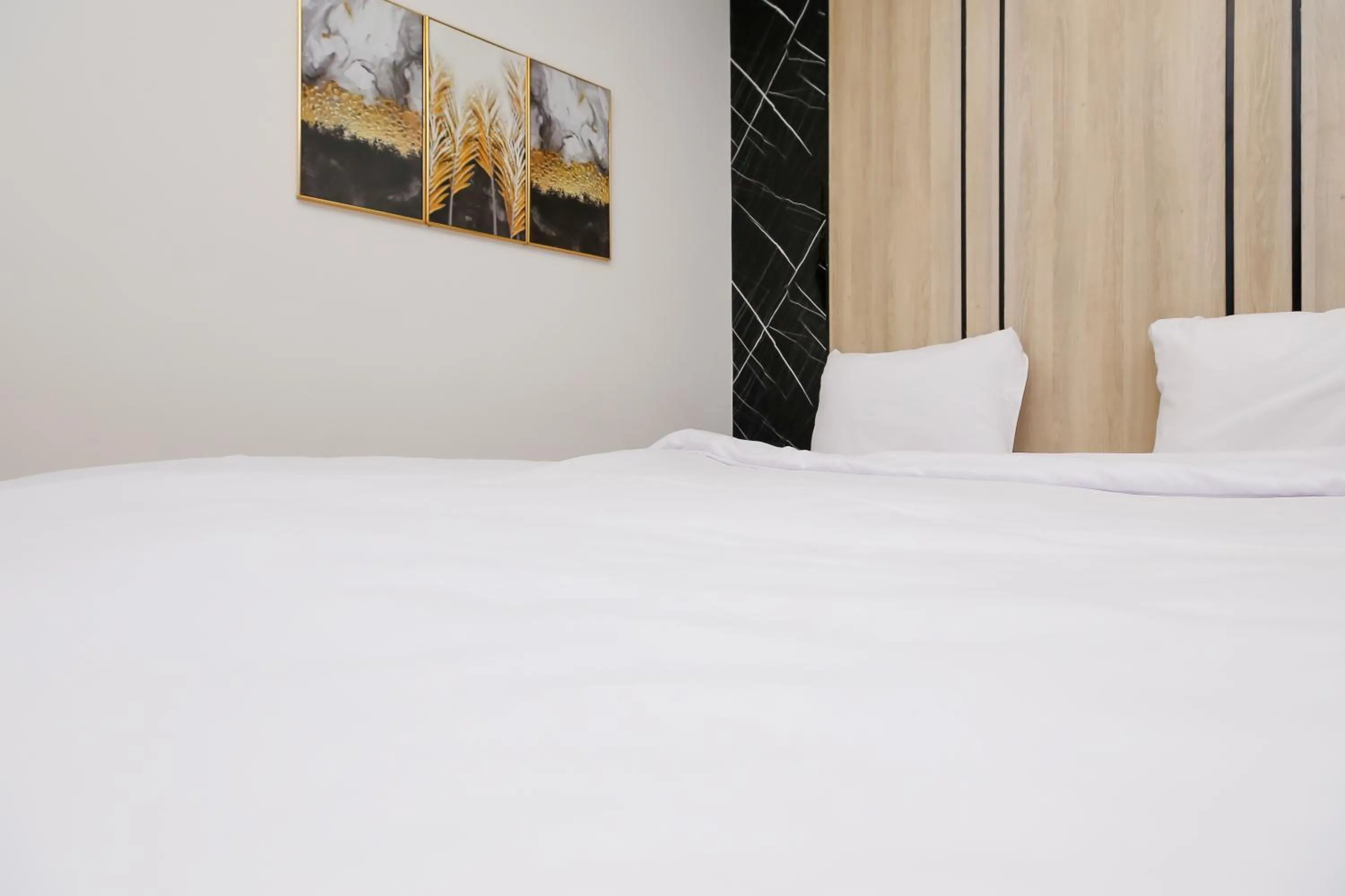Bed in Point Pyramids View