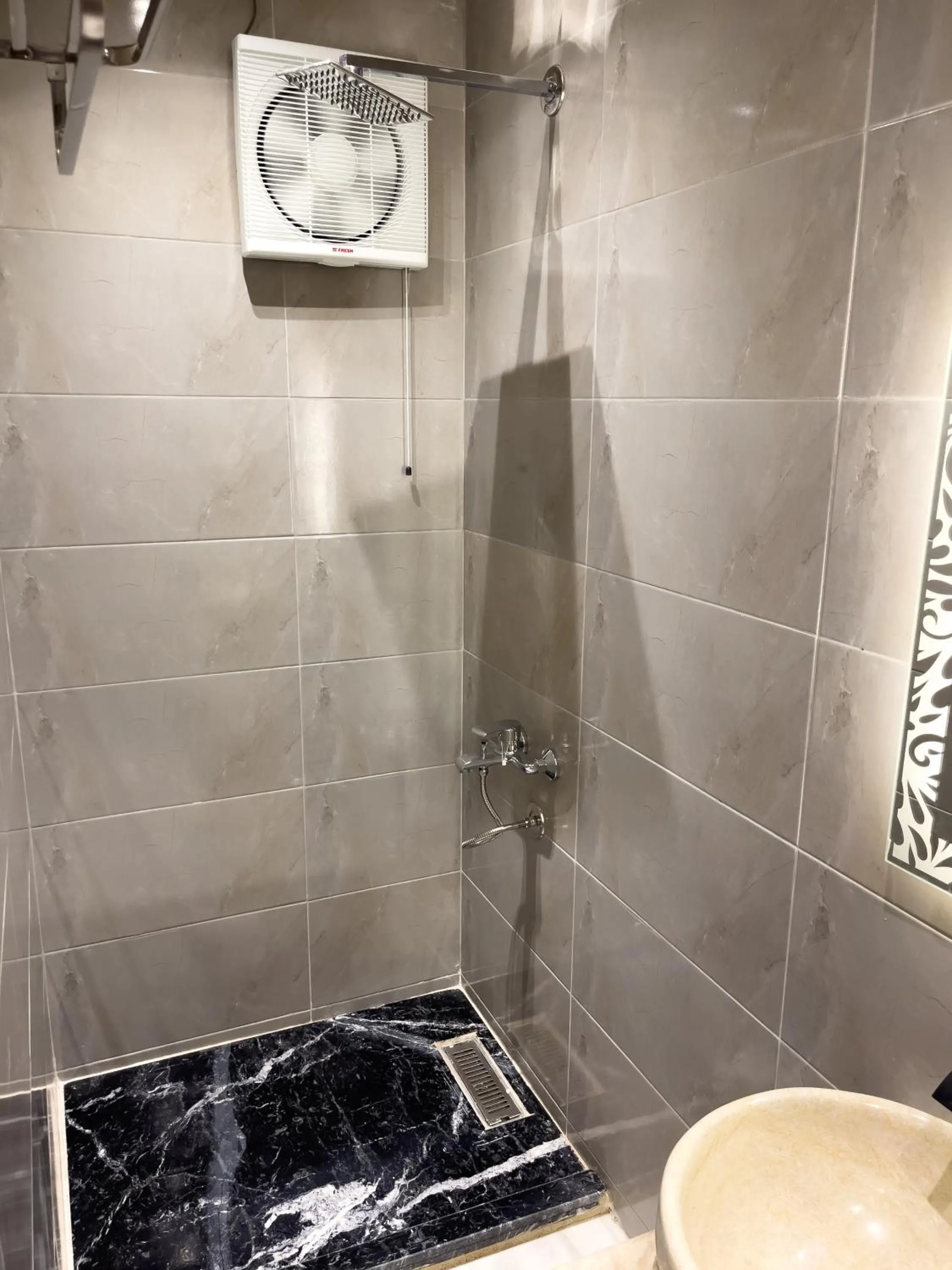 Shower in Point Pyramids View
