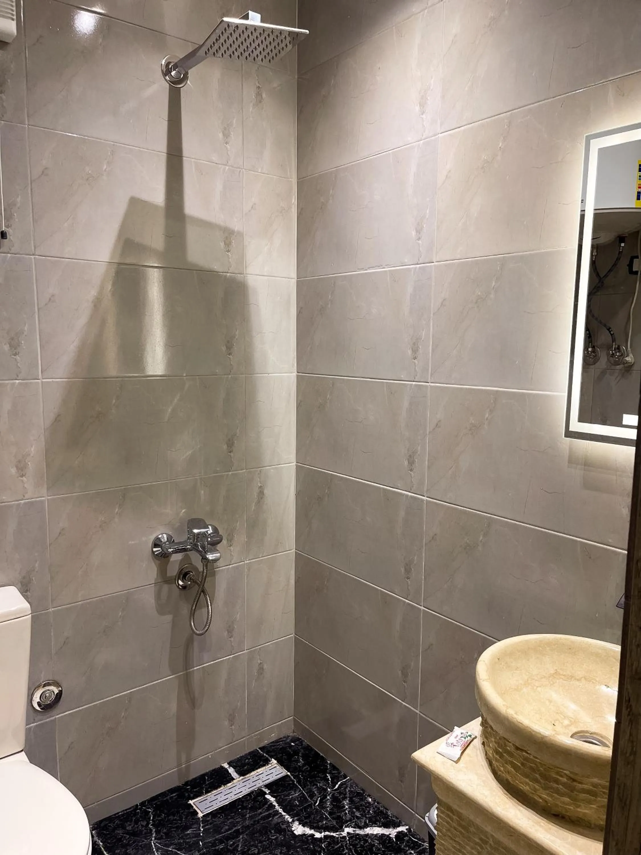 Shower in Point Pyramids View