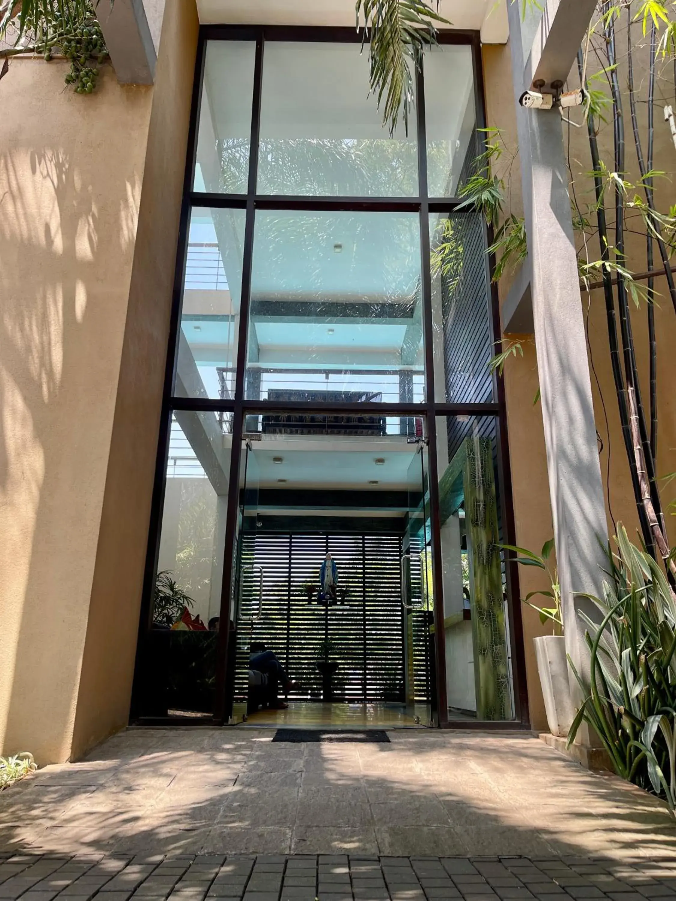 Property building in Olanro Hotel Negombo Property building in Olanro Hotel Negombo