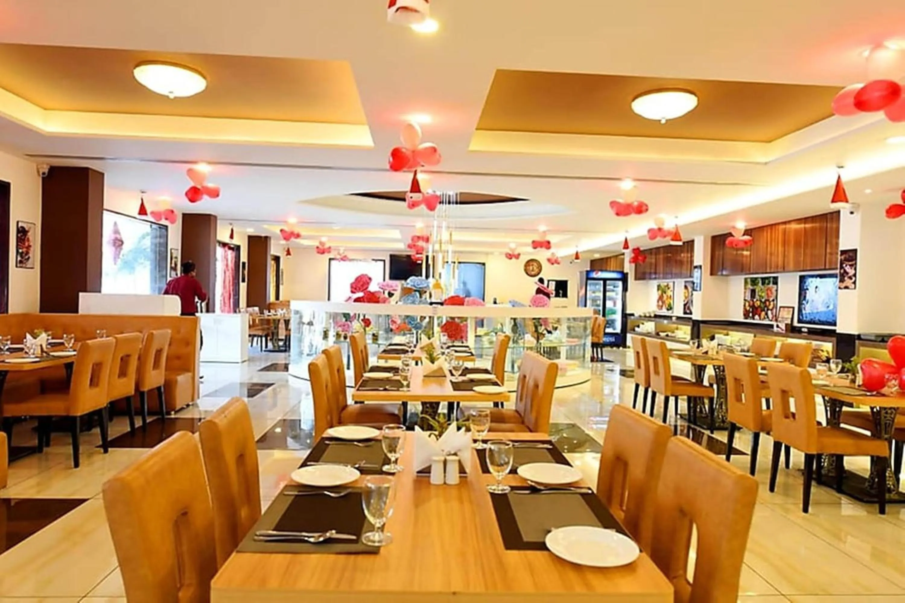 Restaurant/places to eat in TGI Insignia Bhopal