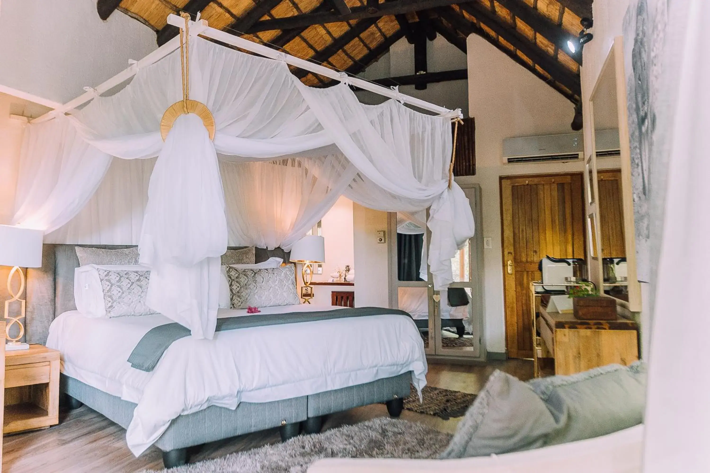 Honeymoon Suite in Karongwe - Kuname Safari Lodge Honeymoon Suite in Karongwe - Kuname Safari Lodge