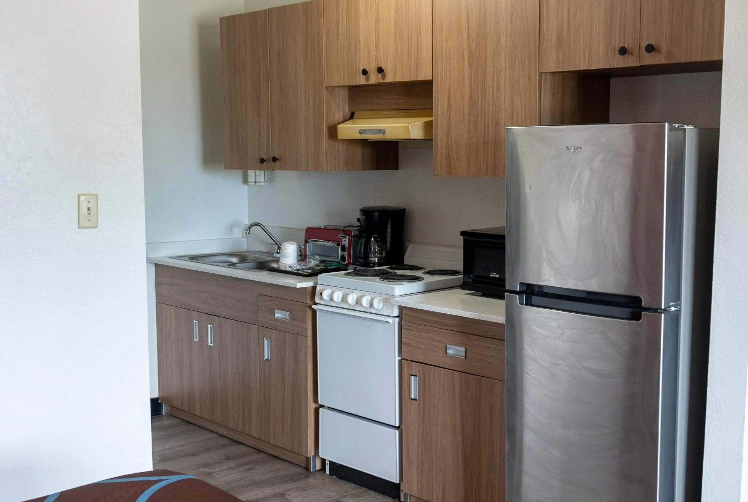 Photo of the whole room in Super 8 by Wyndham Newcastle