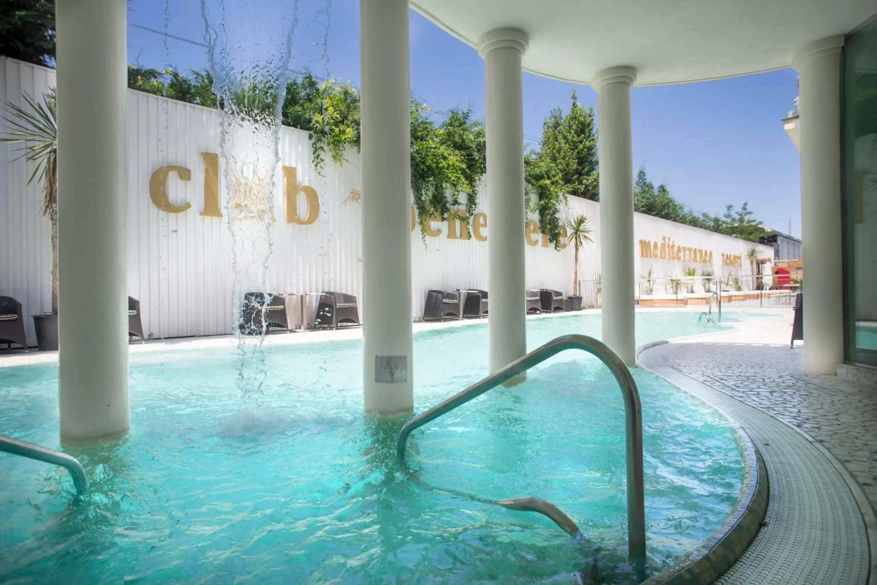 Swimming Pool in Hotel Mediterraneo Club Benessere