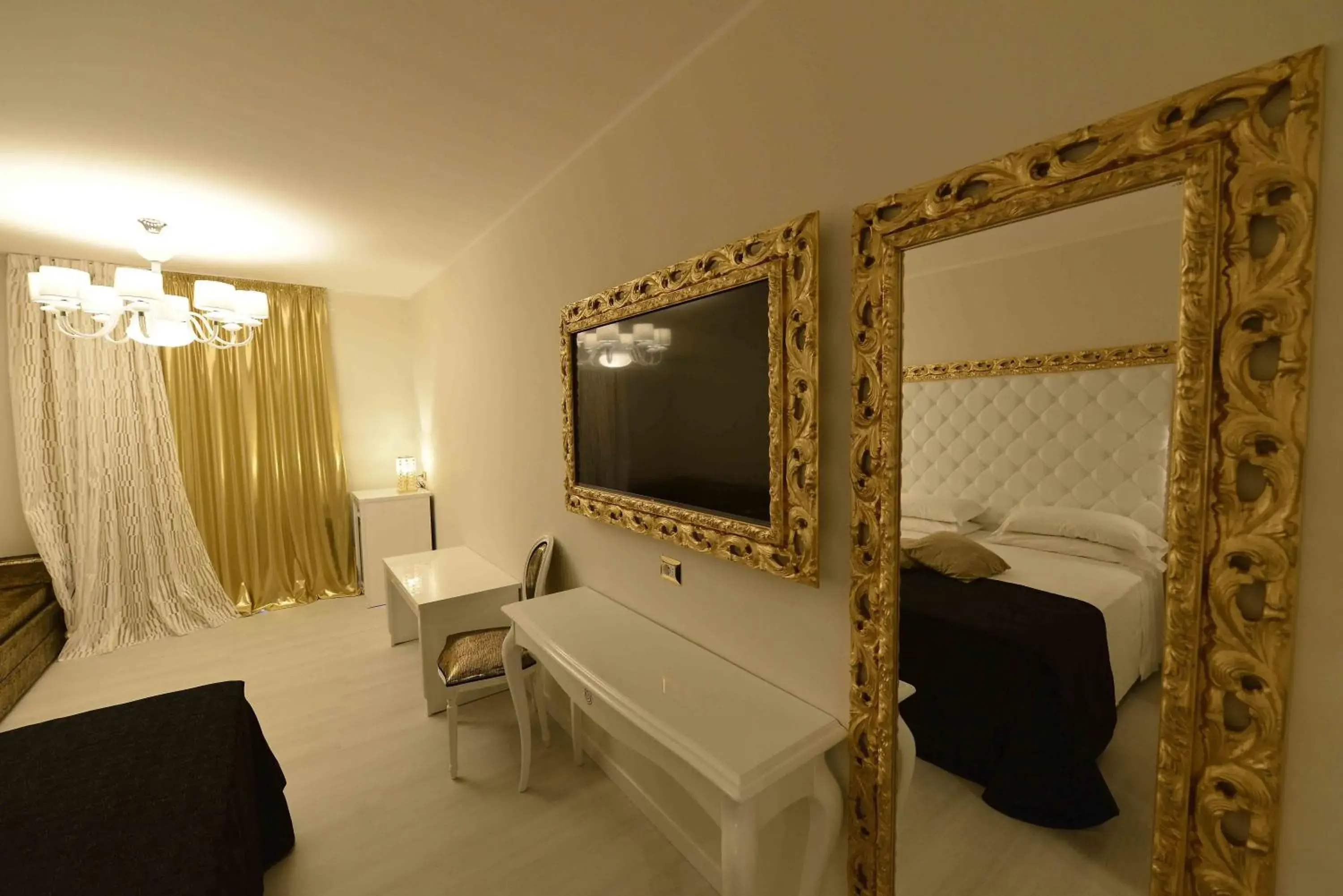 TV and multimedia, Bed in Hotel Mediterraneo Club Benessere