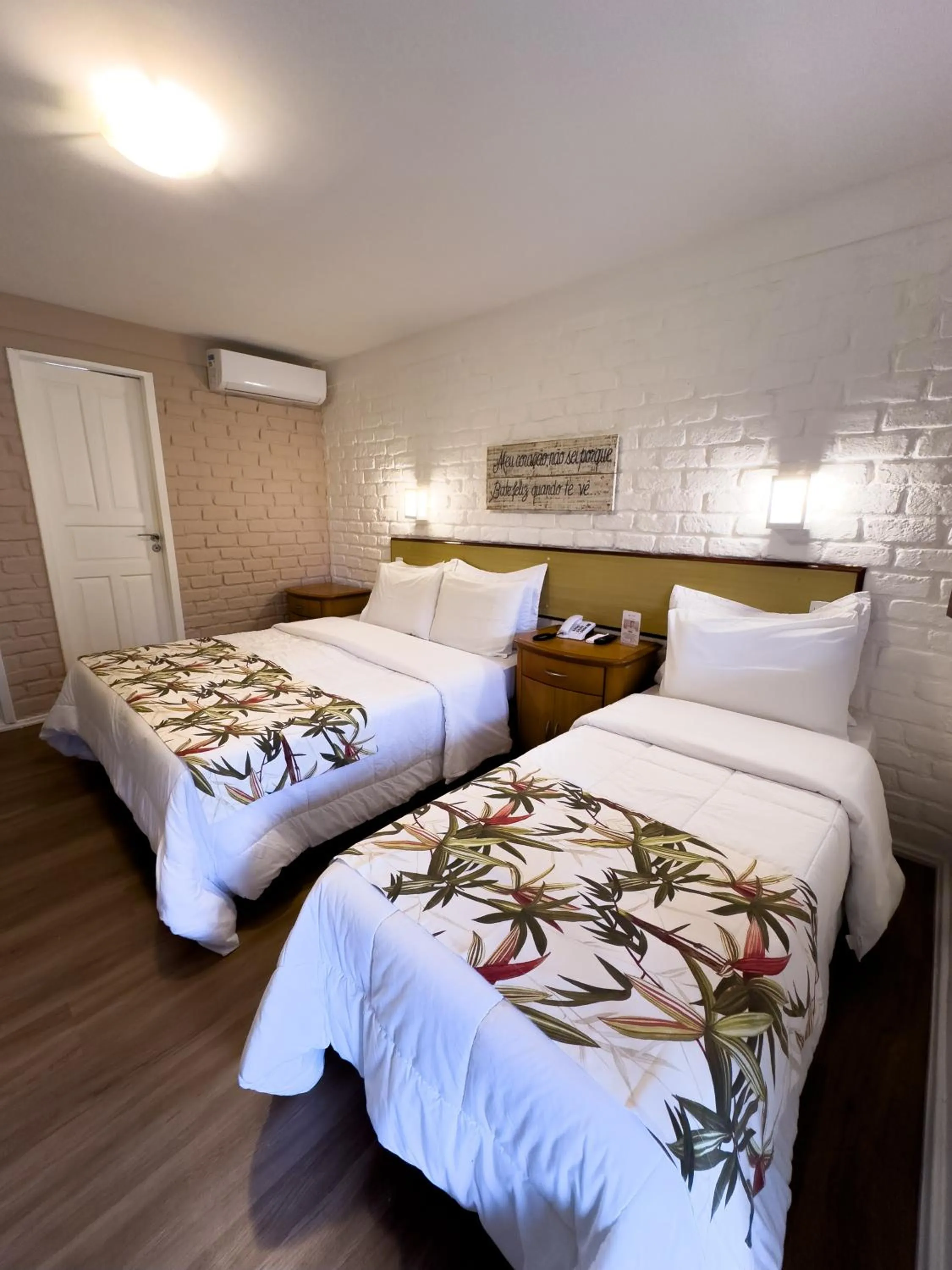 Bed in Hotel Fazenda Vilarejo All Inclusive