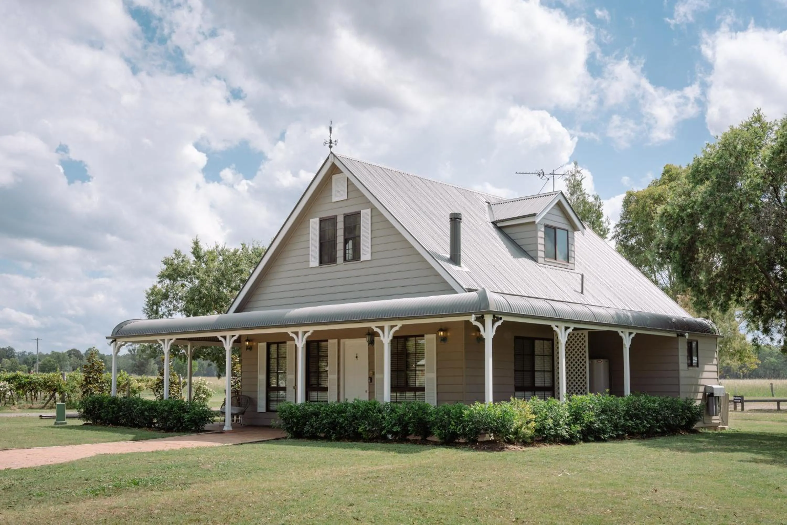 Four-Bedroom Cottage in Emma's Cottage Vineyard