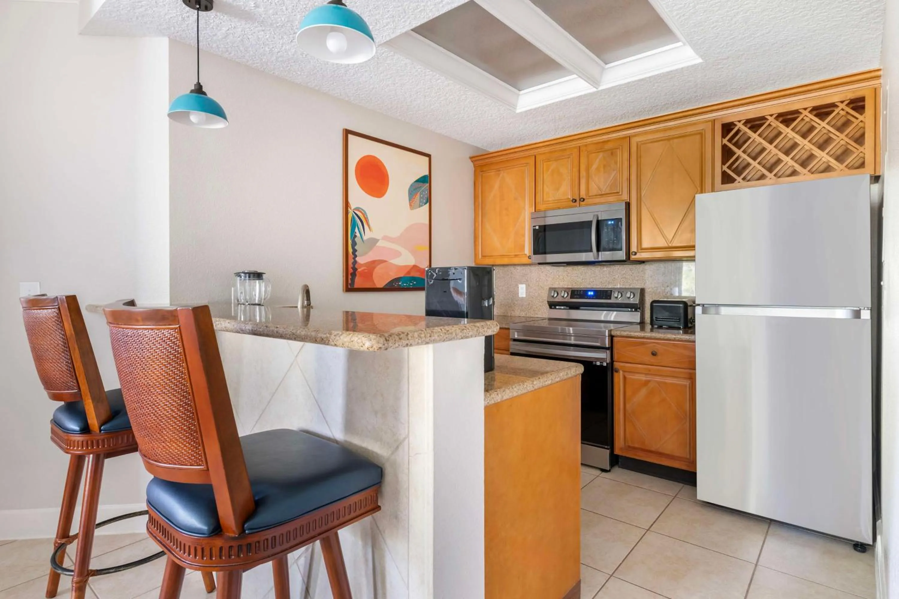 Kitchen or kitchenette in Hilton Vacation Club Cypress Pointe Orlando