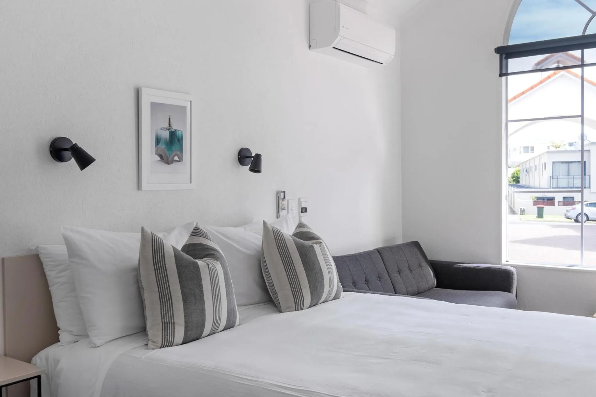 Bed in The Mission Belle Motel