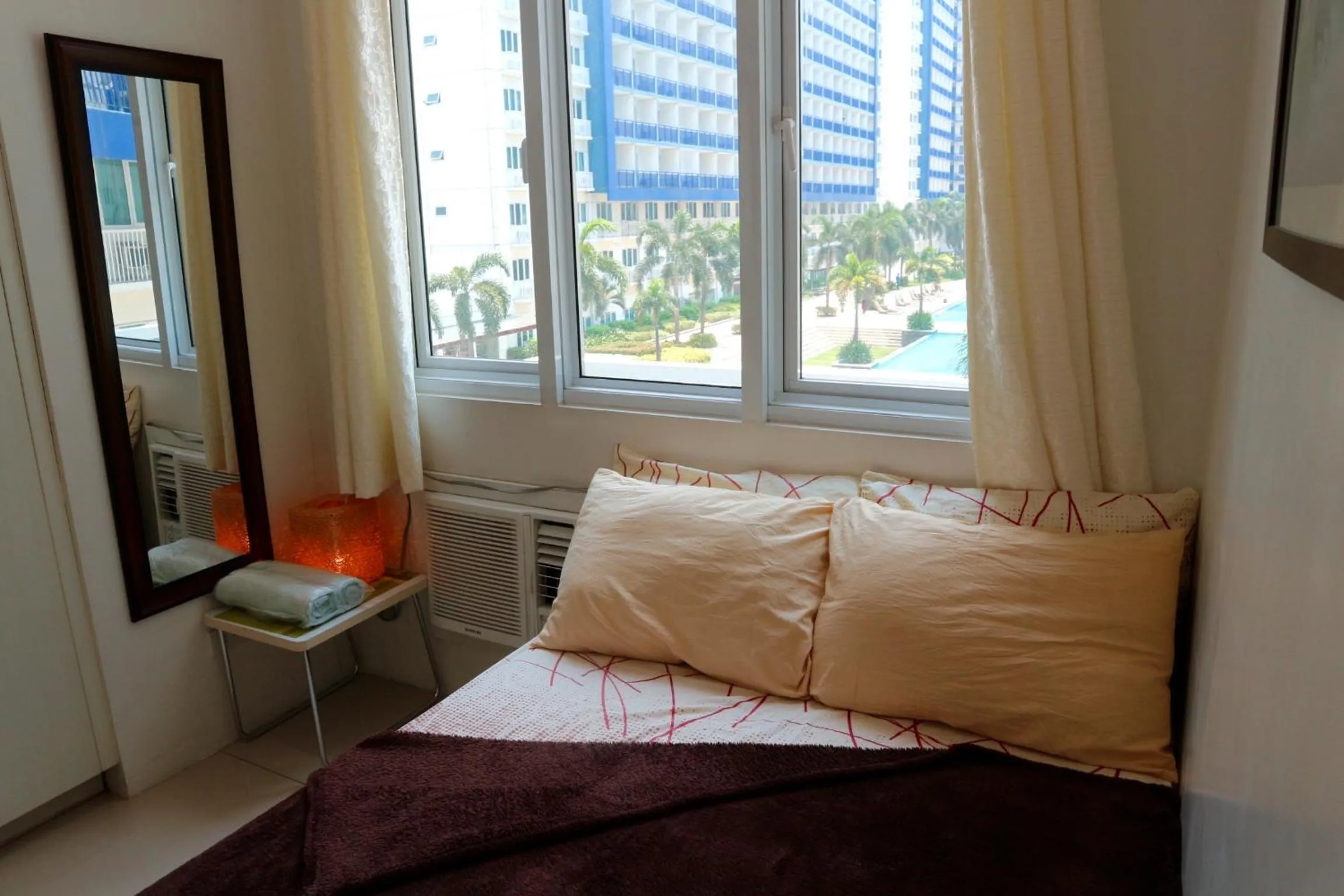 Day in CondoDeal at Sea Residences