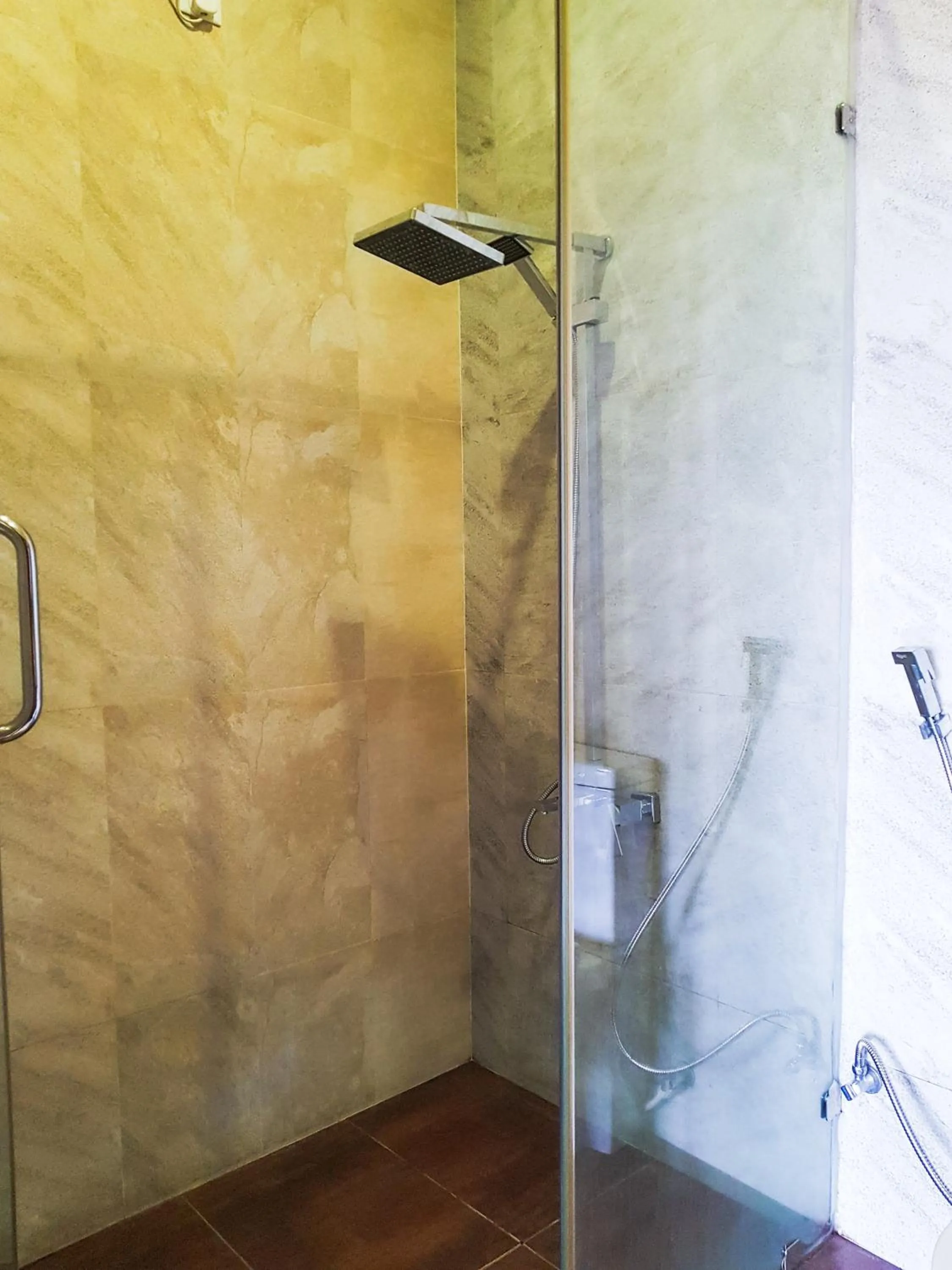 Shower in Galaxy City Hotel