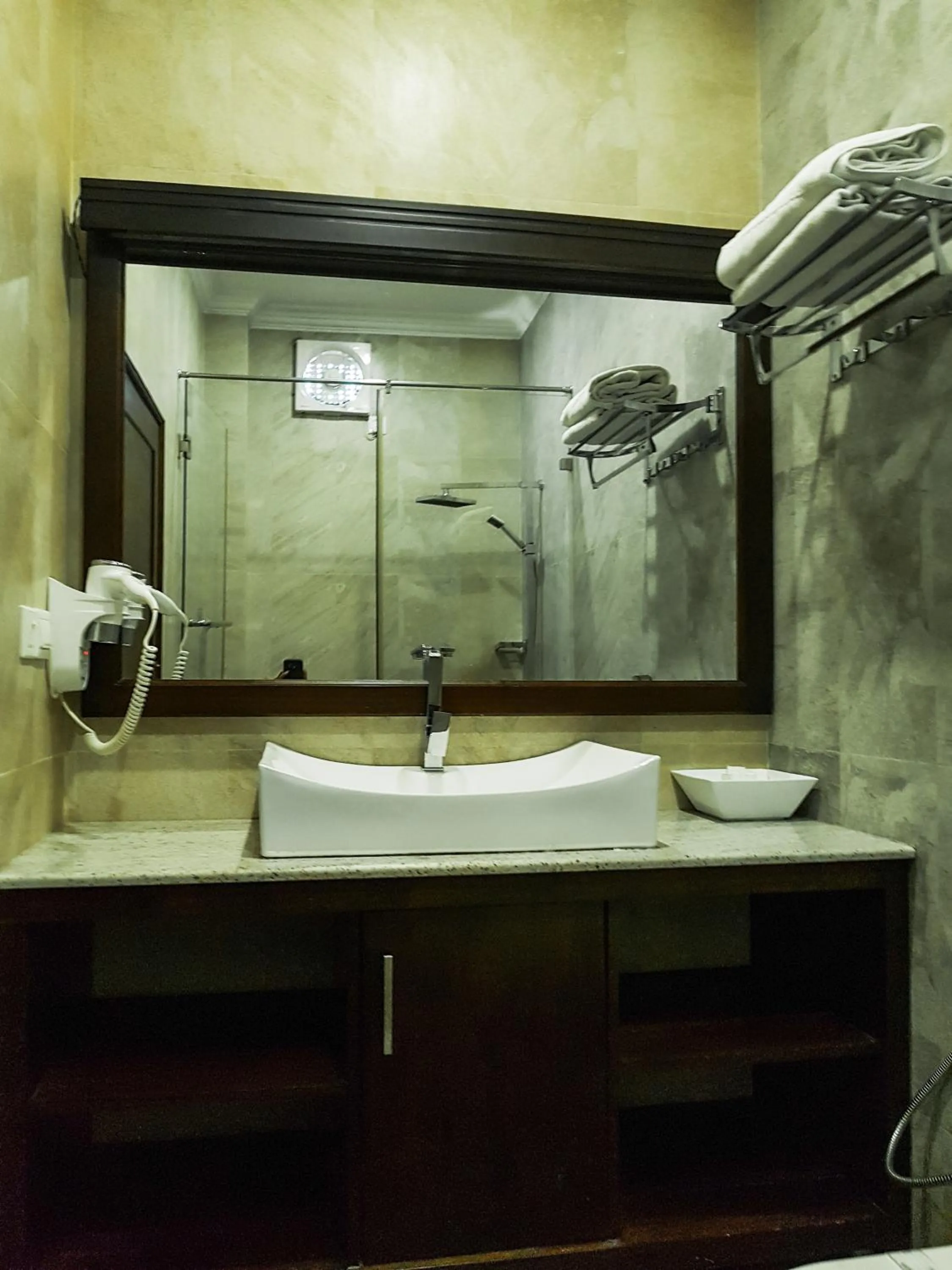 Bathroom in Galaxy City Hotel