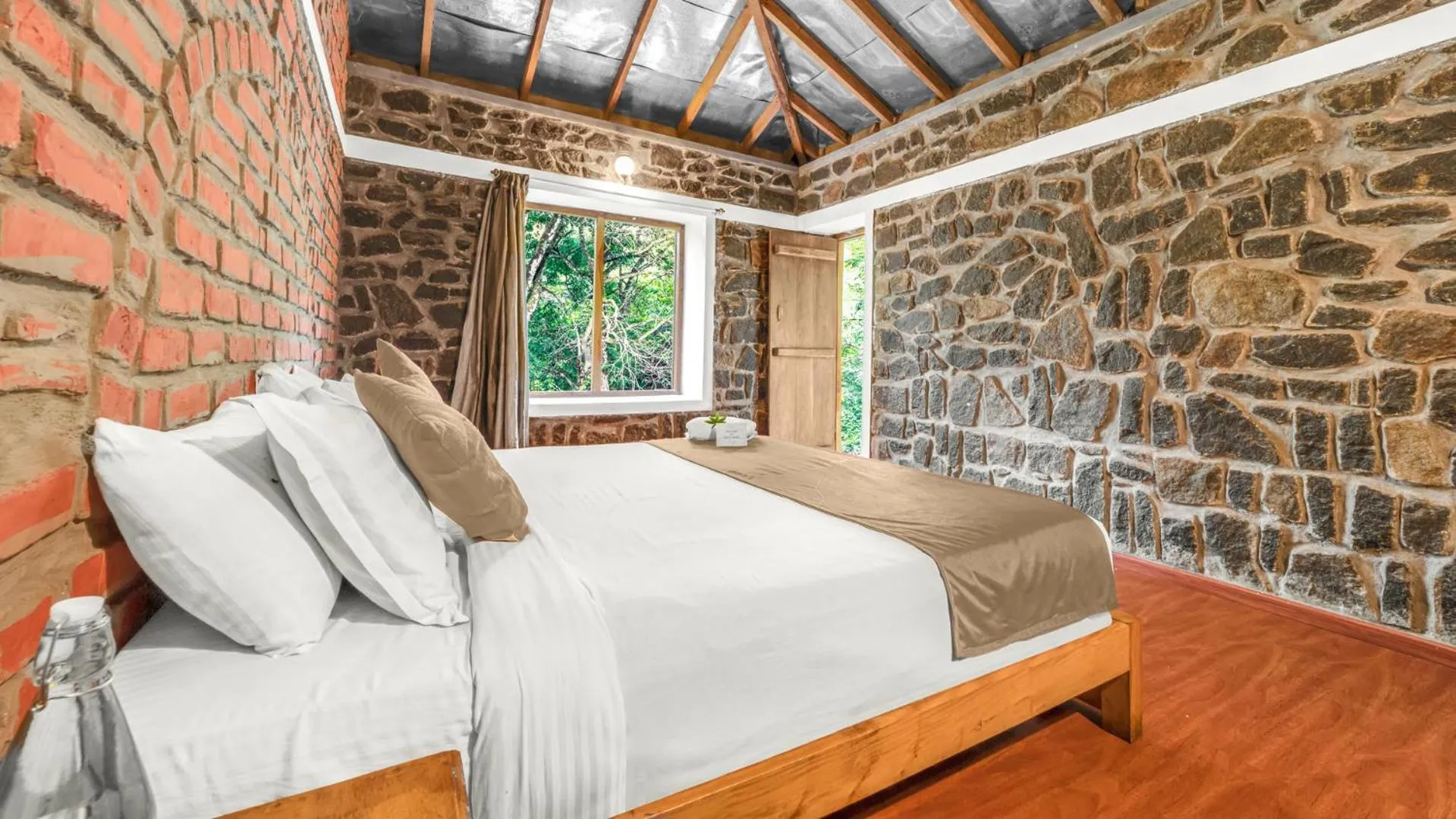 Photo of the whole room, Bed in Zacs Valley Resort & Wellness Retreat Kodaikanal