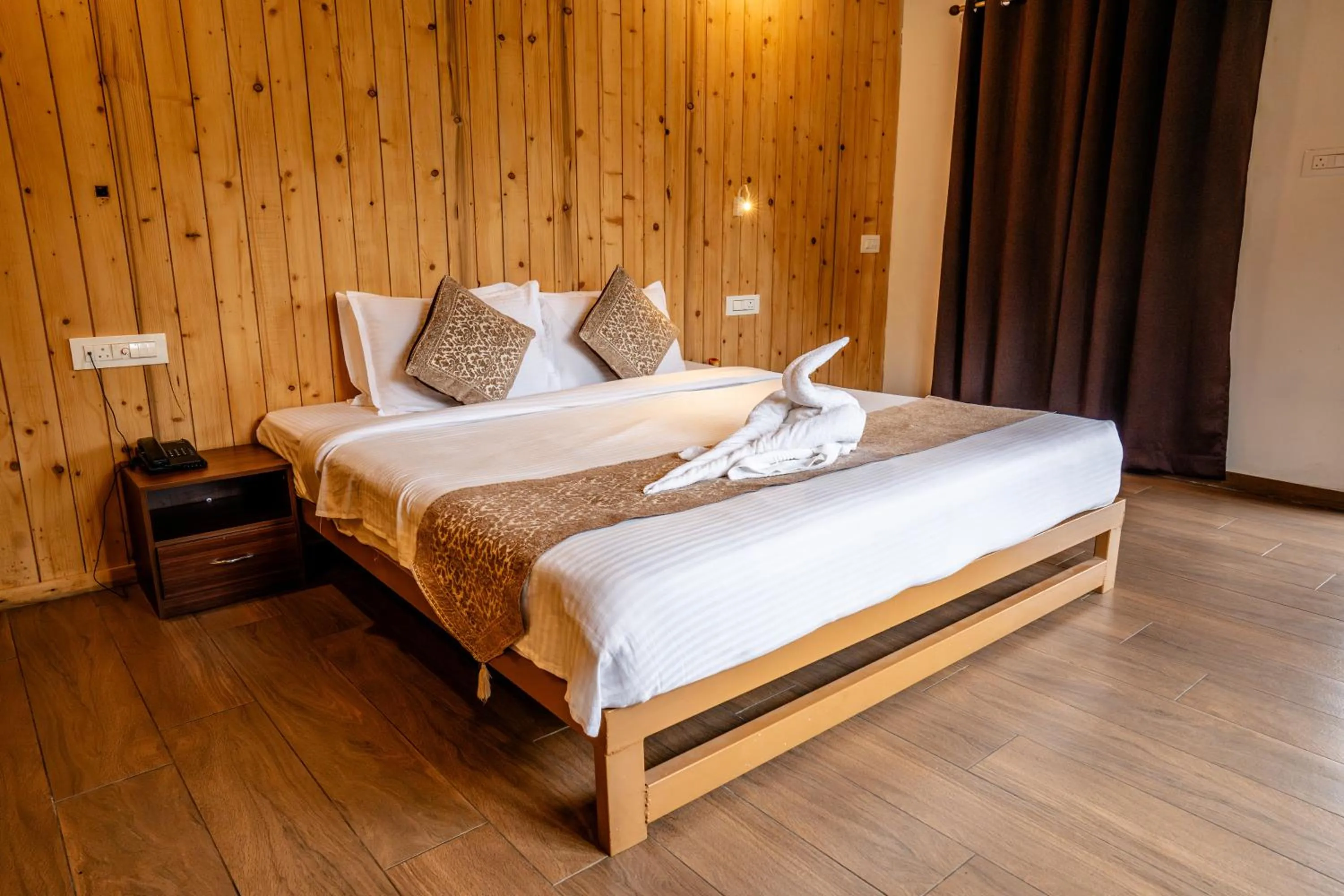 Bed in Zacs Valley Resort & Wellness Retreat Kodaikanal