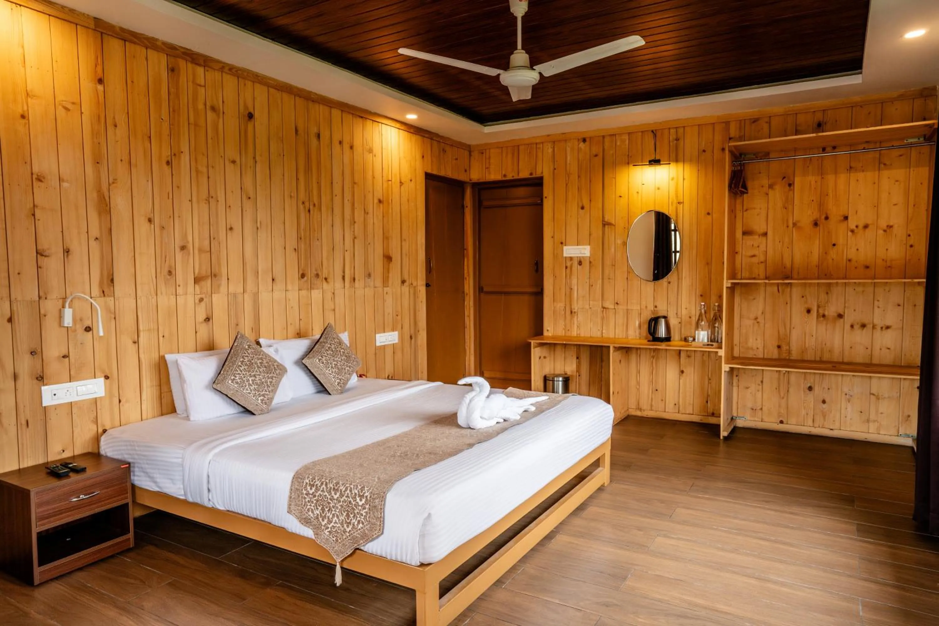 Bedroom, Bed in Zacs Valley Resort & Wellness Retreat Kodaikanal