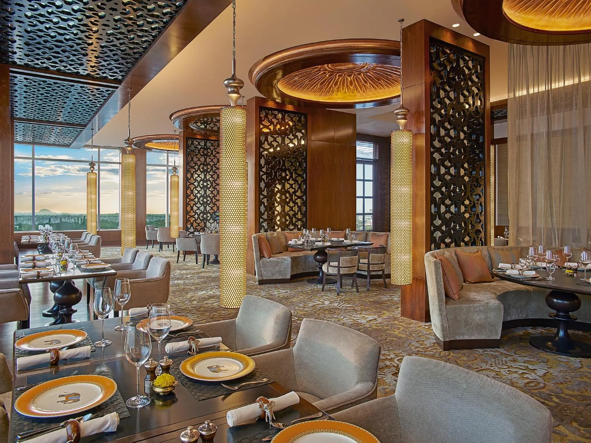 Restaurant/places to eat in Shangri-La Bengaluru