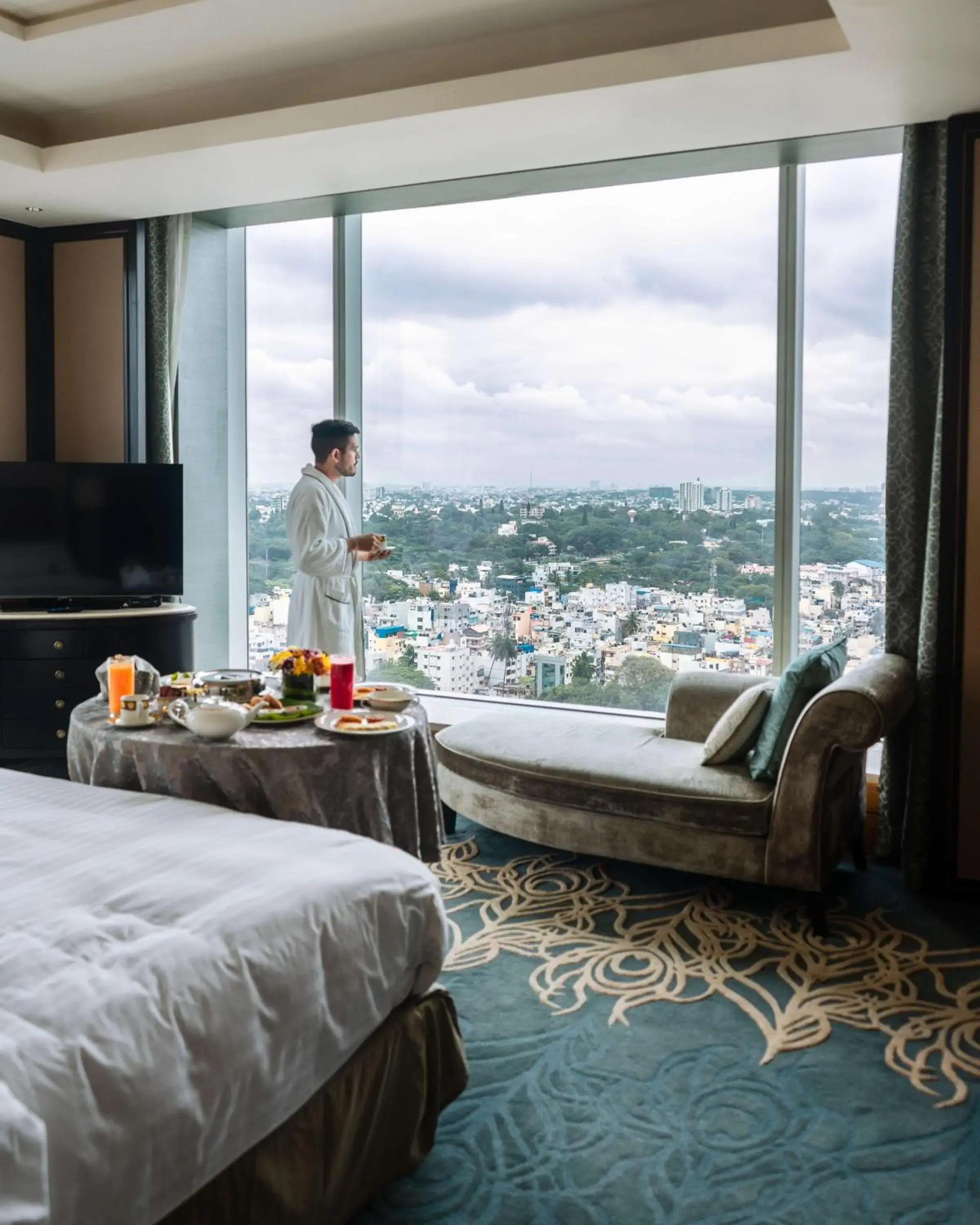 View (from property/room), Bed in Shangri-La Bengaluru View (from property/room), Bed in Shangri-La Bengaluru