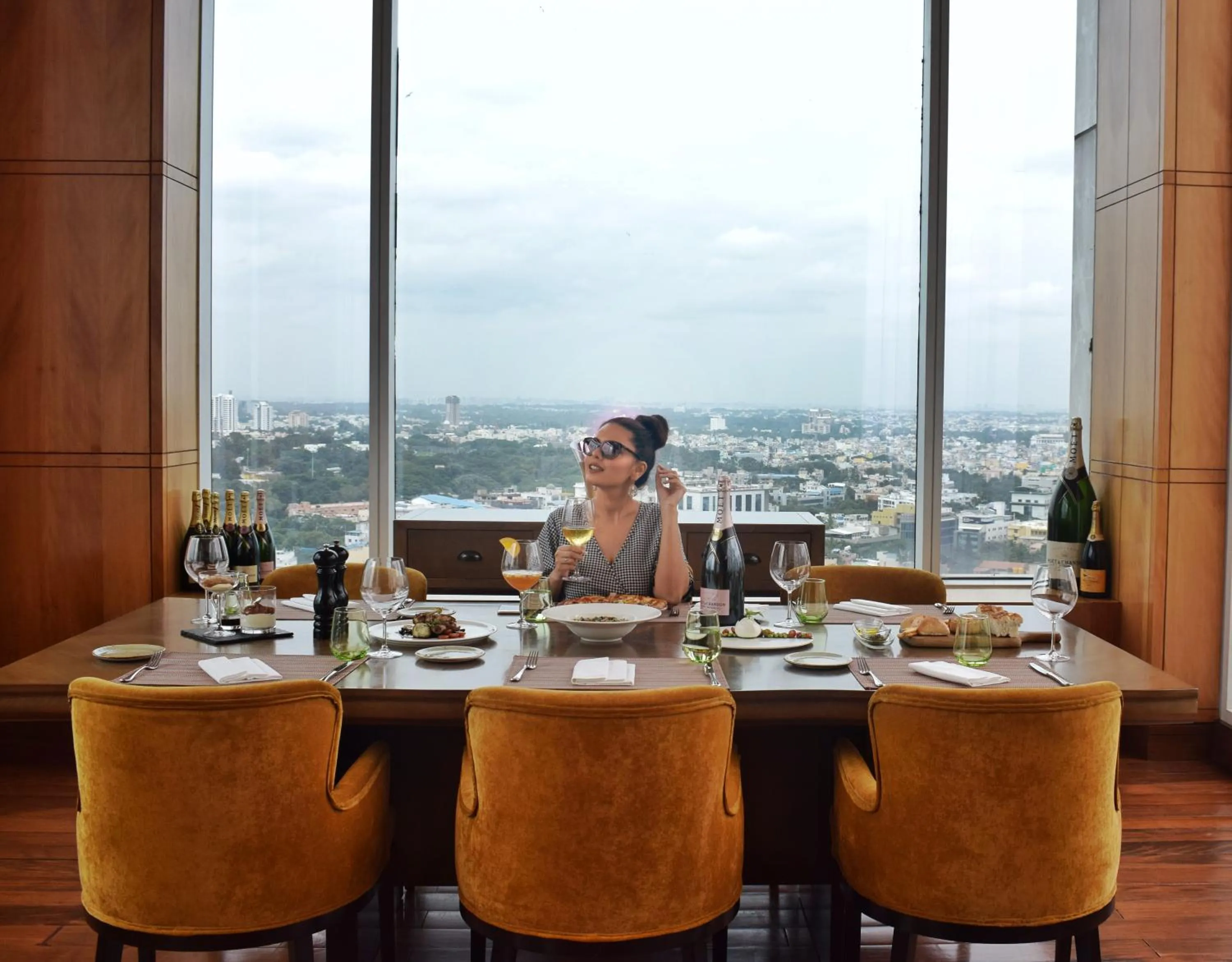 Restaurant/places to eat in Shangri-La Bengaluru