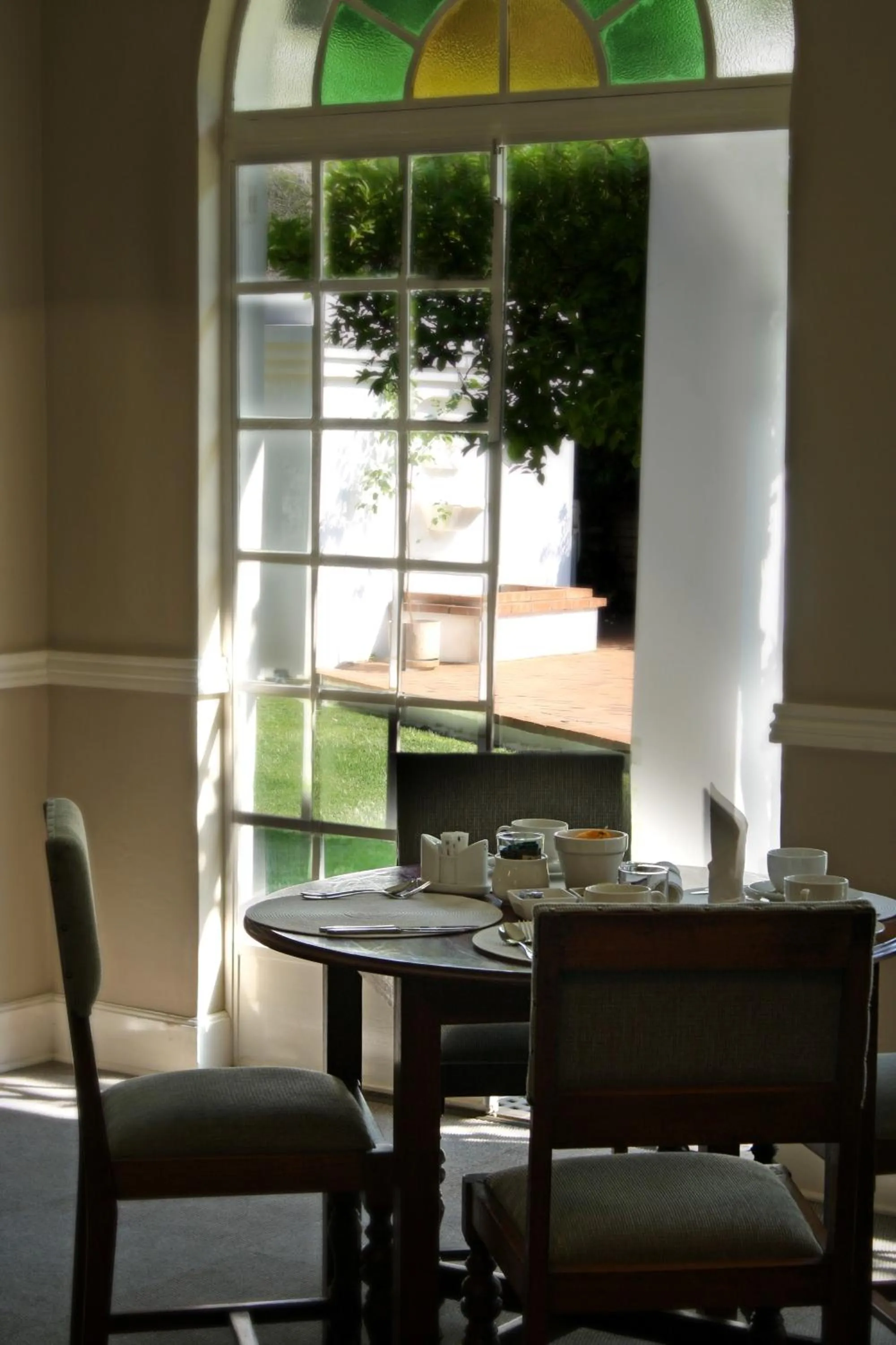 Restaurant/places to eat in Lemon & Lime Guesthouse