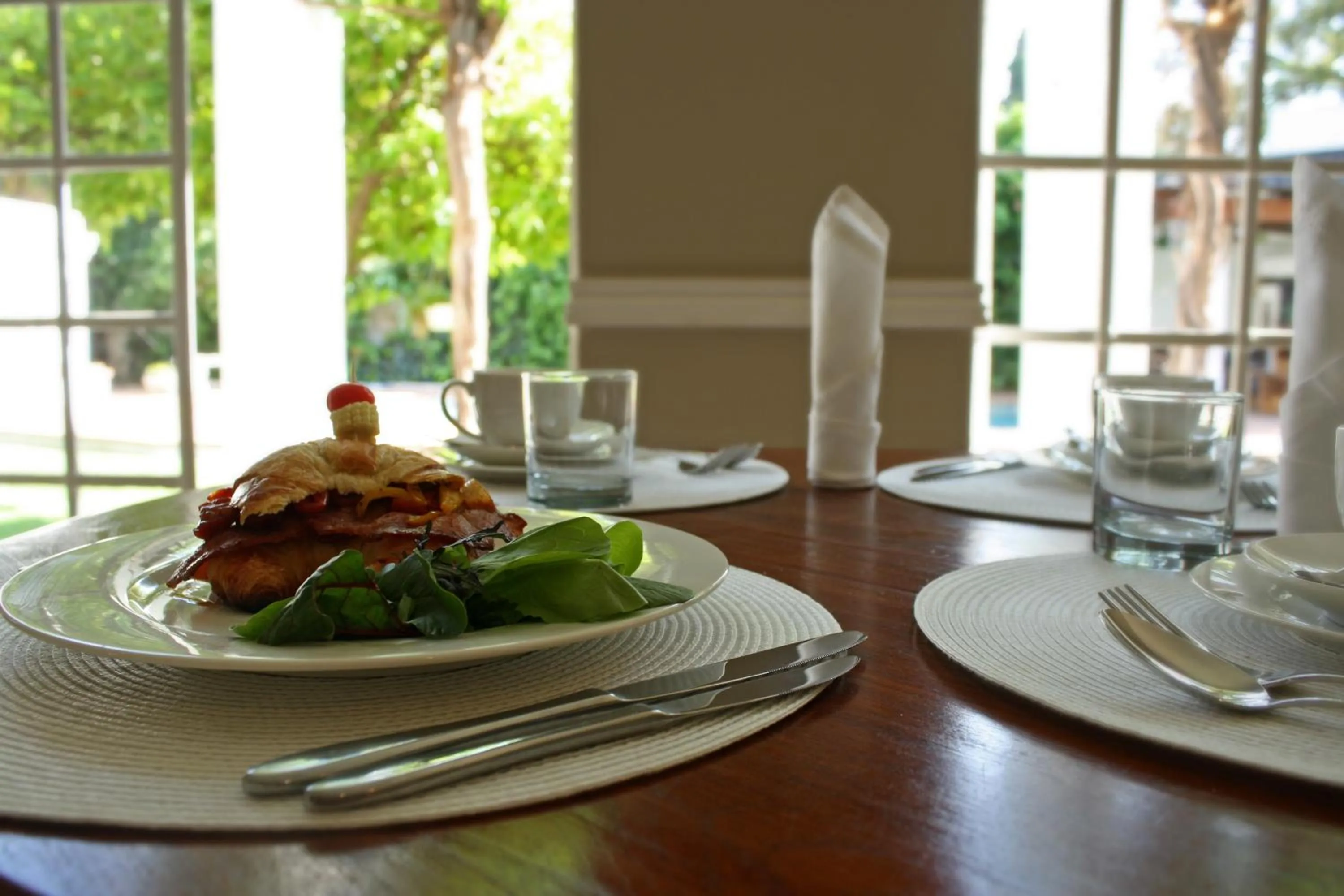 Restaurant/places to eat in Lemon & Lime Guesthouse