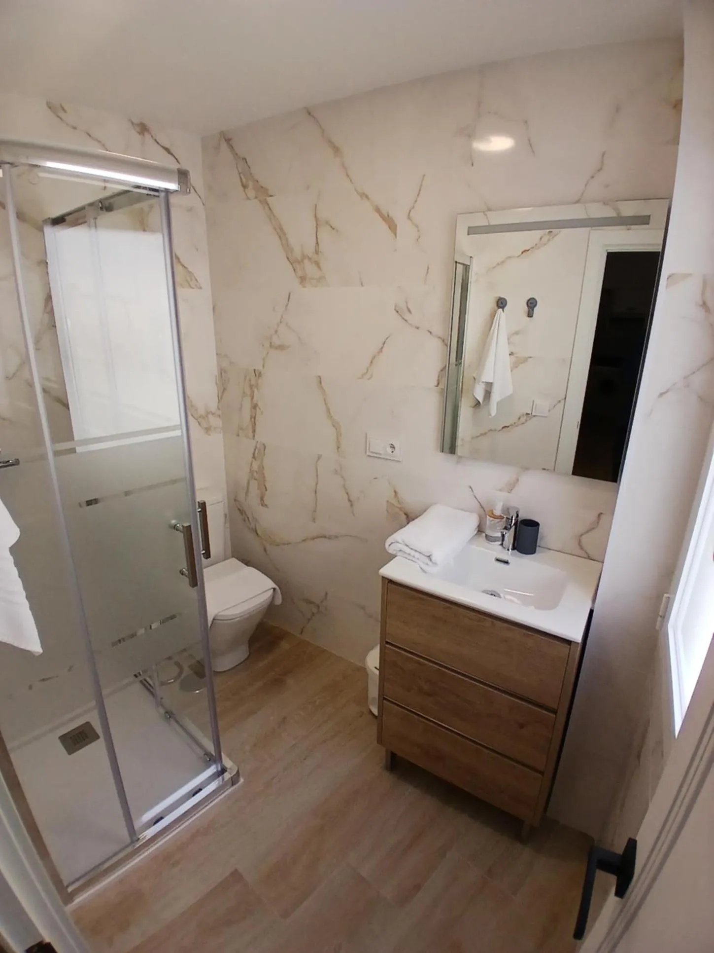 Shower in Apartamentos Benidorm Chorrol