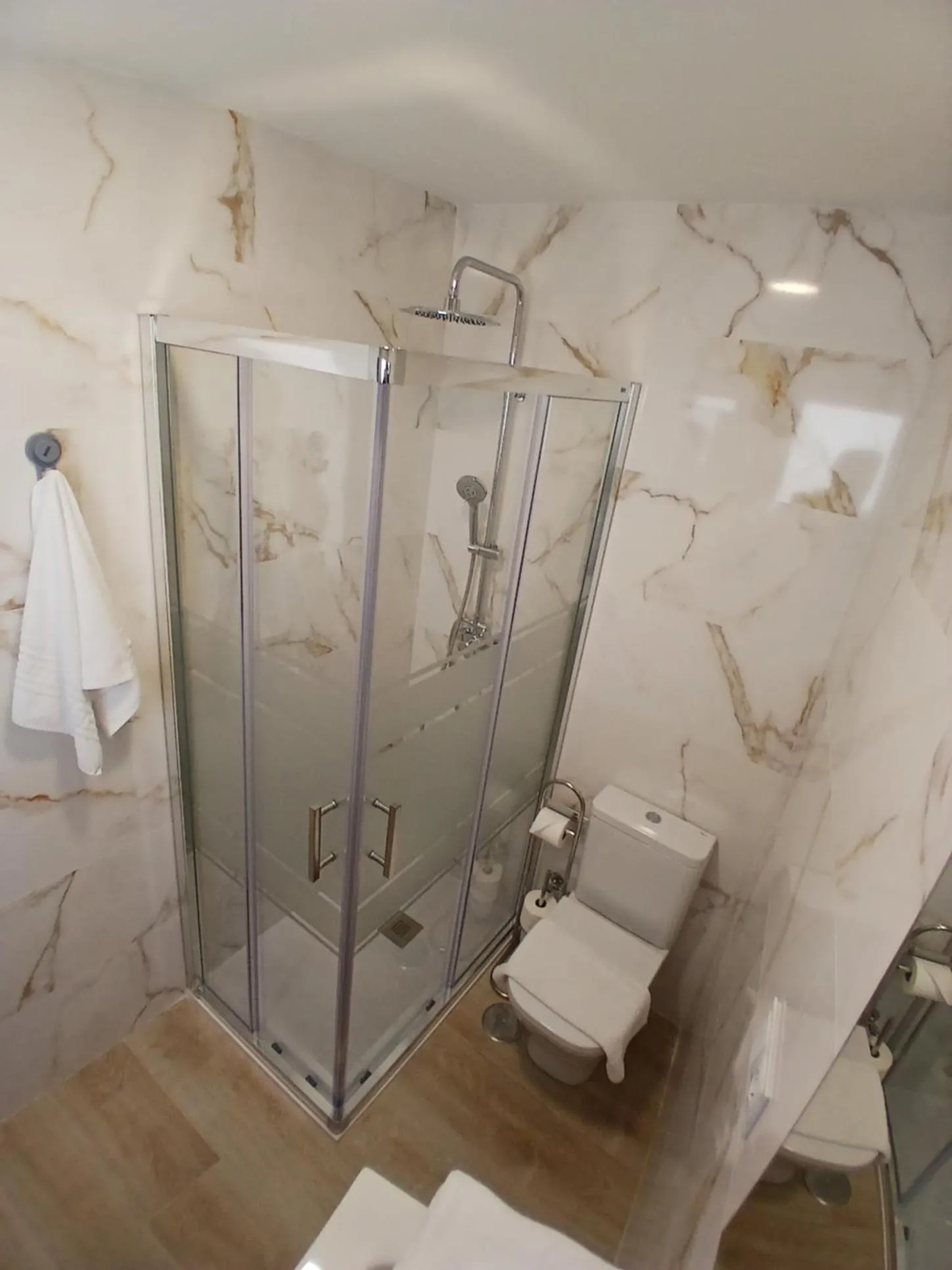 Shower in Apartamentos Benidorm Chorrol