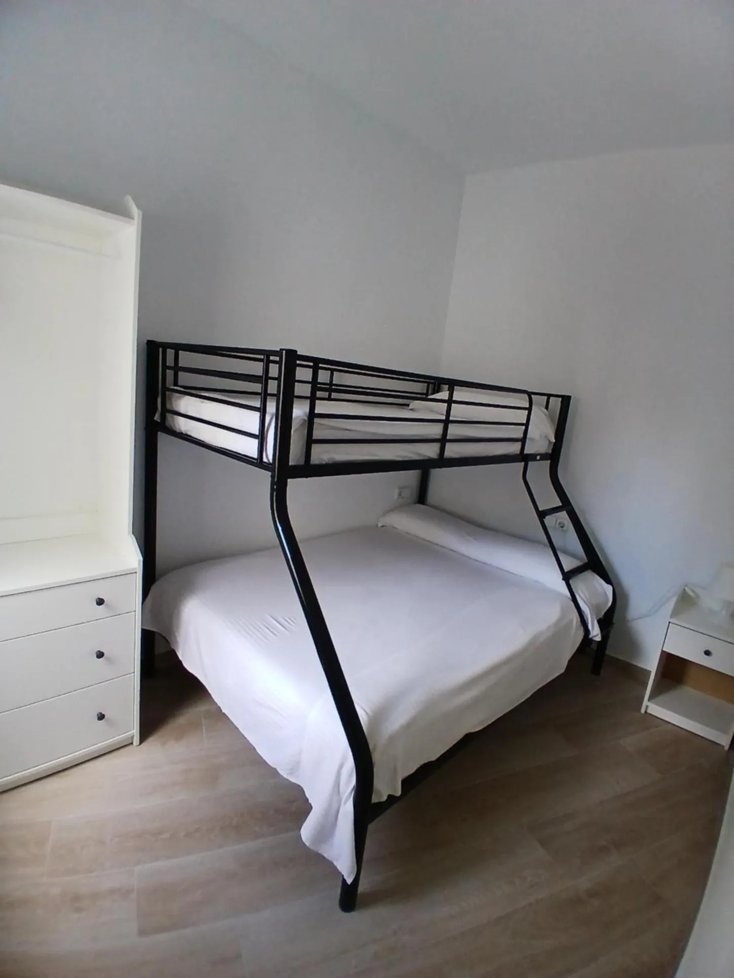 Bedroom, Bed in Apartamentos Benidorm Chorrol