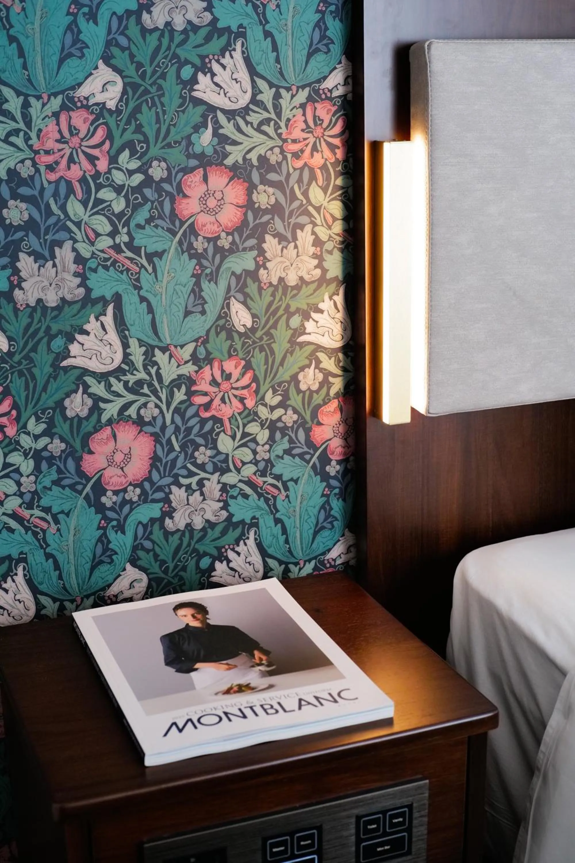 Bed in KIORI Exec Muromachi