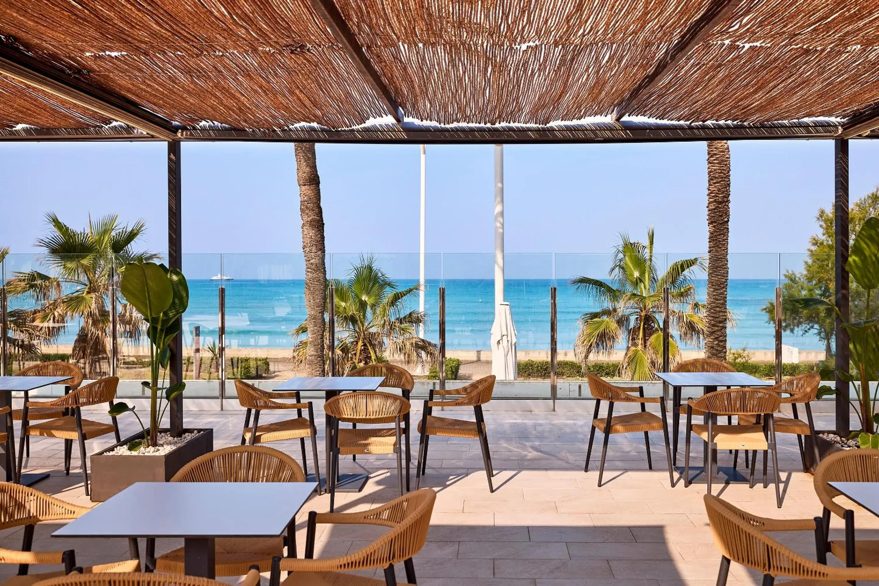 Lounge or bar in Universal Hotel Neptuno - Adults Only Lounge or bar in Universal Hotel Neptuno - Adults Only