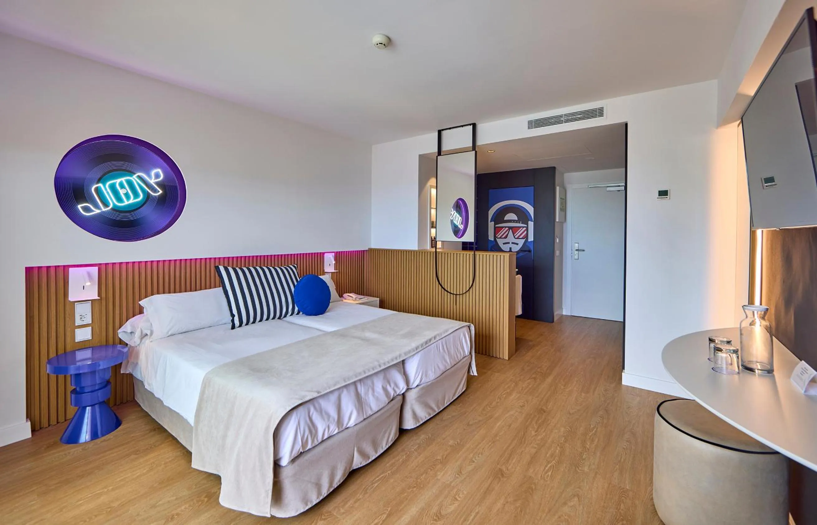 Bed in Universal Hotel Neptuno - Adults Only