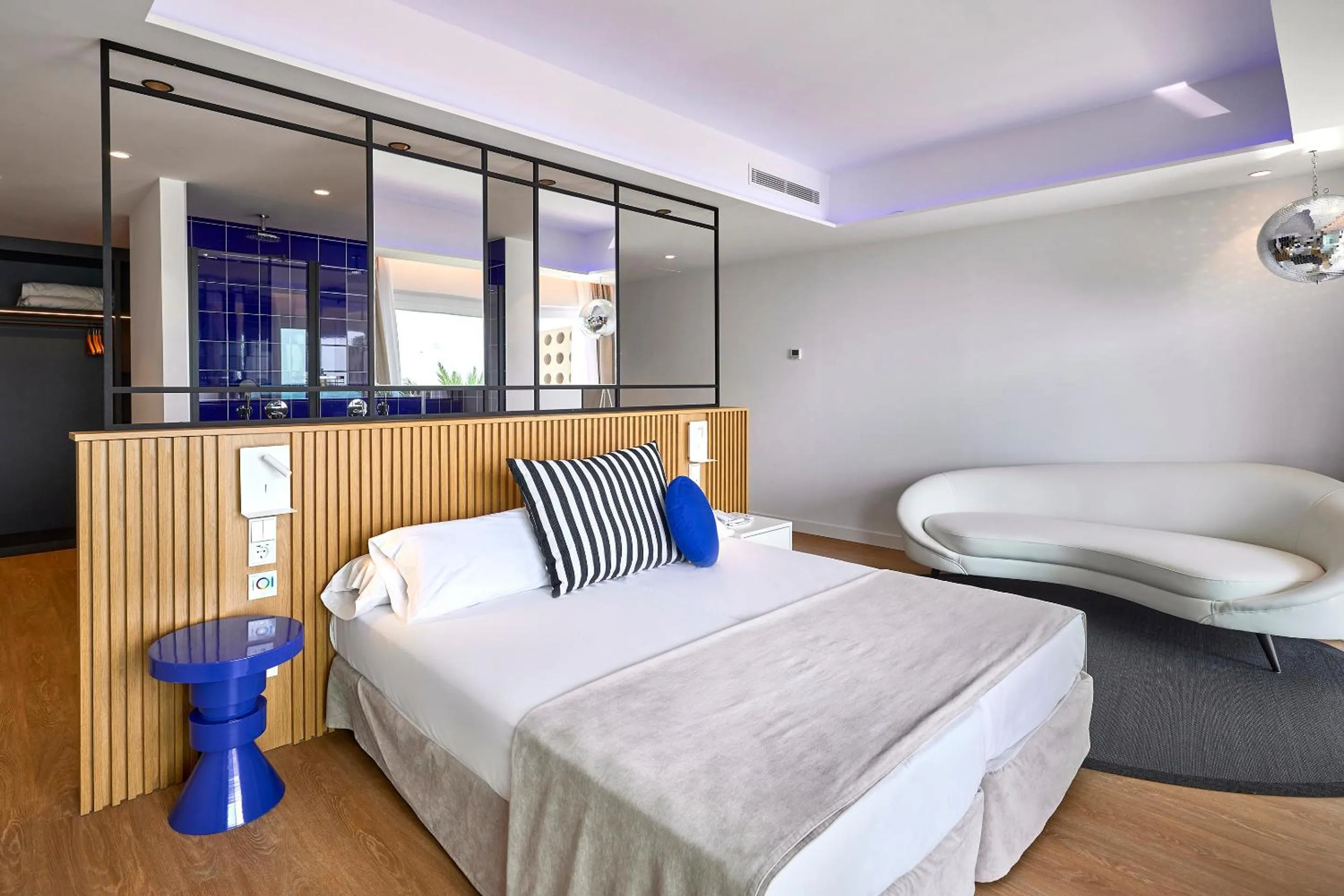 Bed in Universal Hotel Neptuno - Adults Only