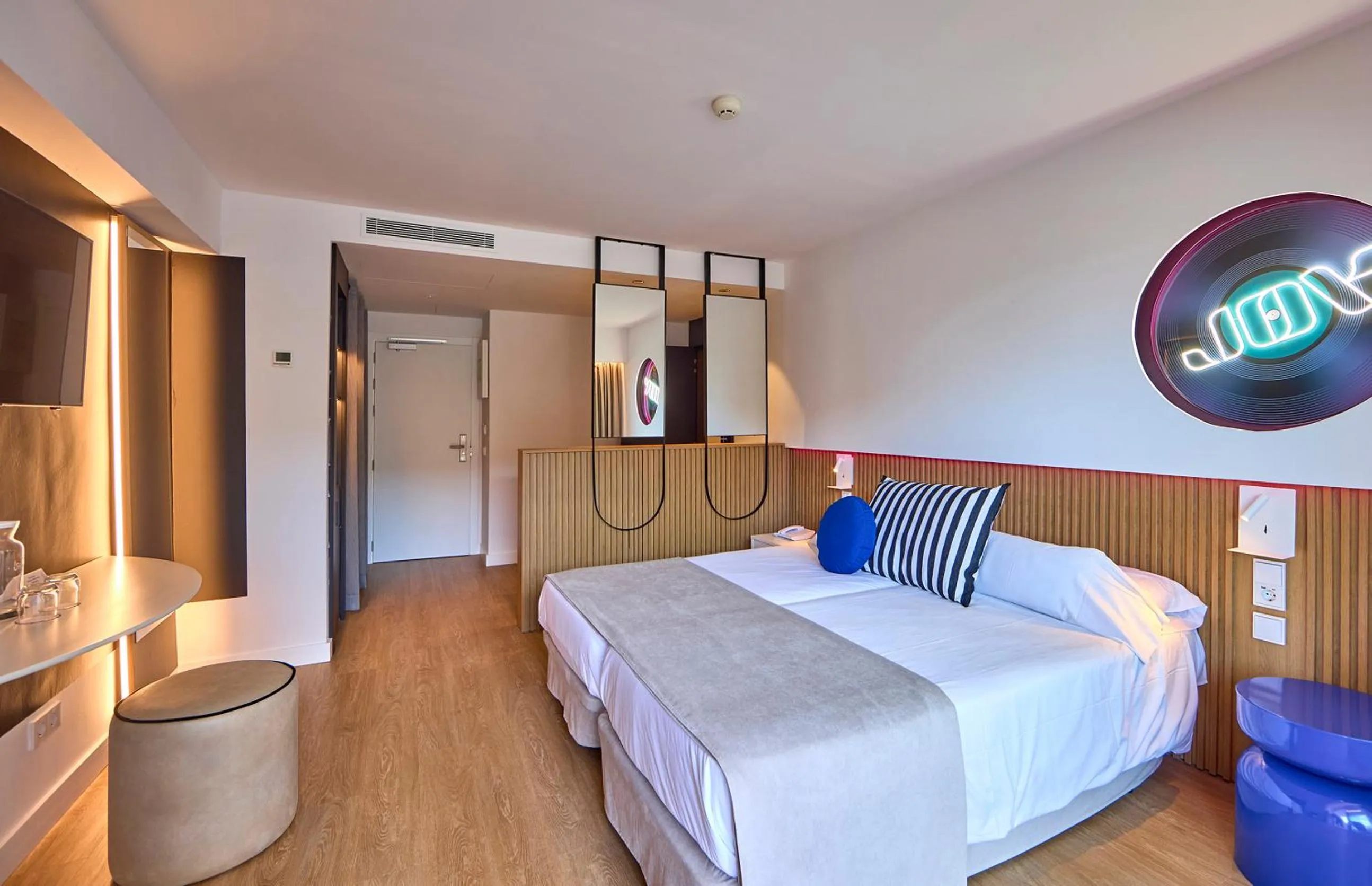 Bed in Universal Hotel Neptuno - Adults Only