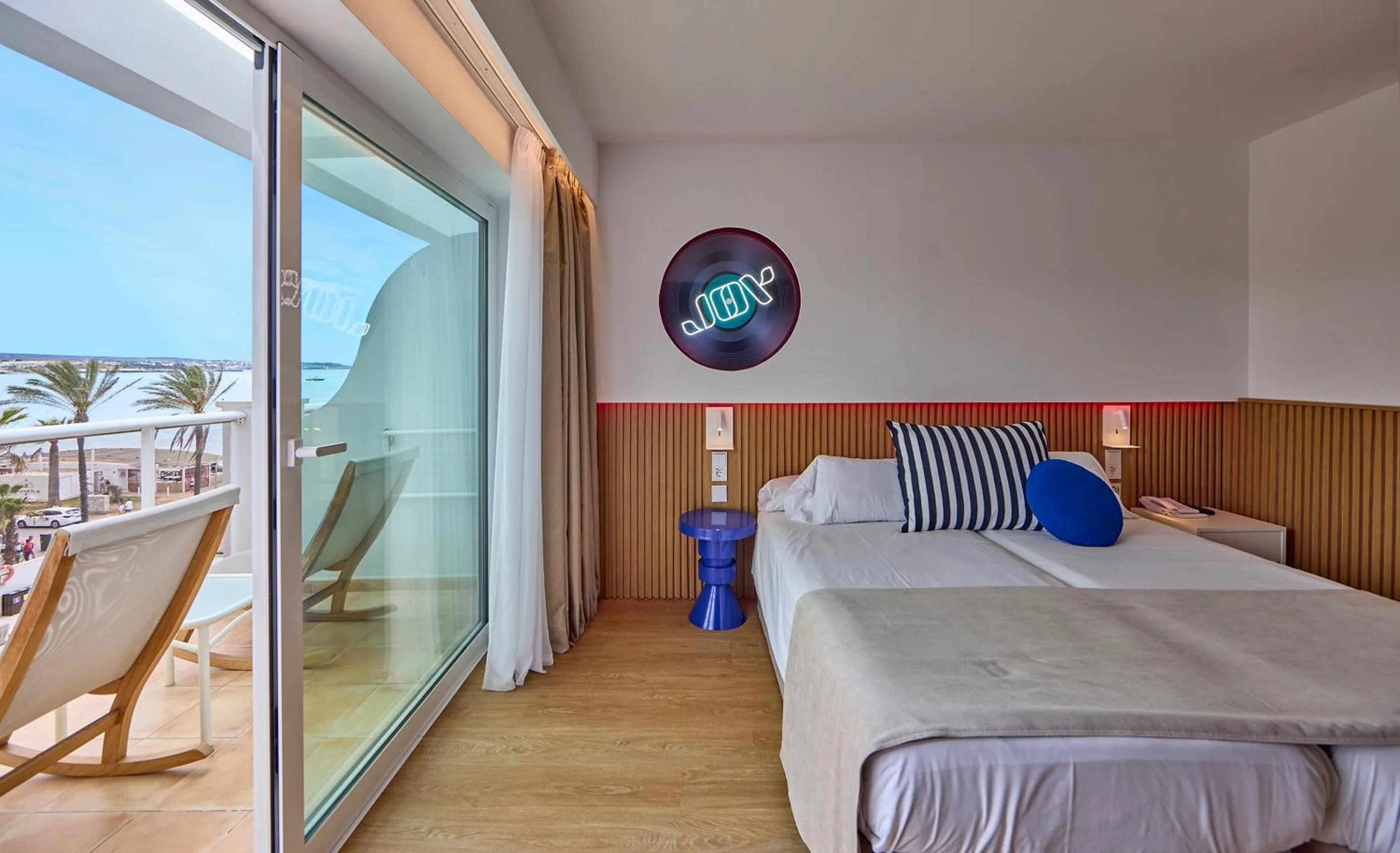 Bed in Universal Hotel Neptuno - Adults Only