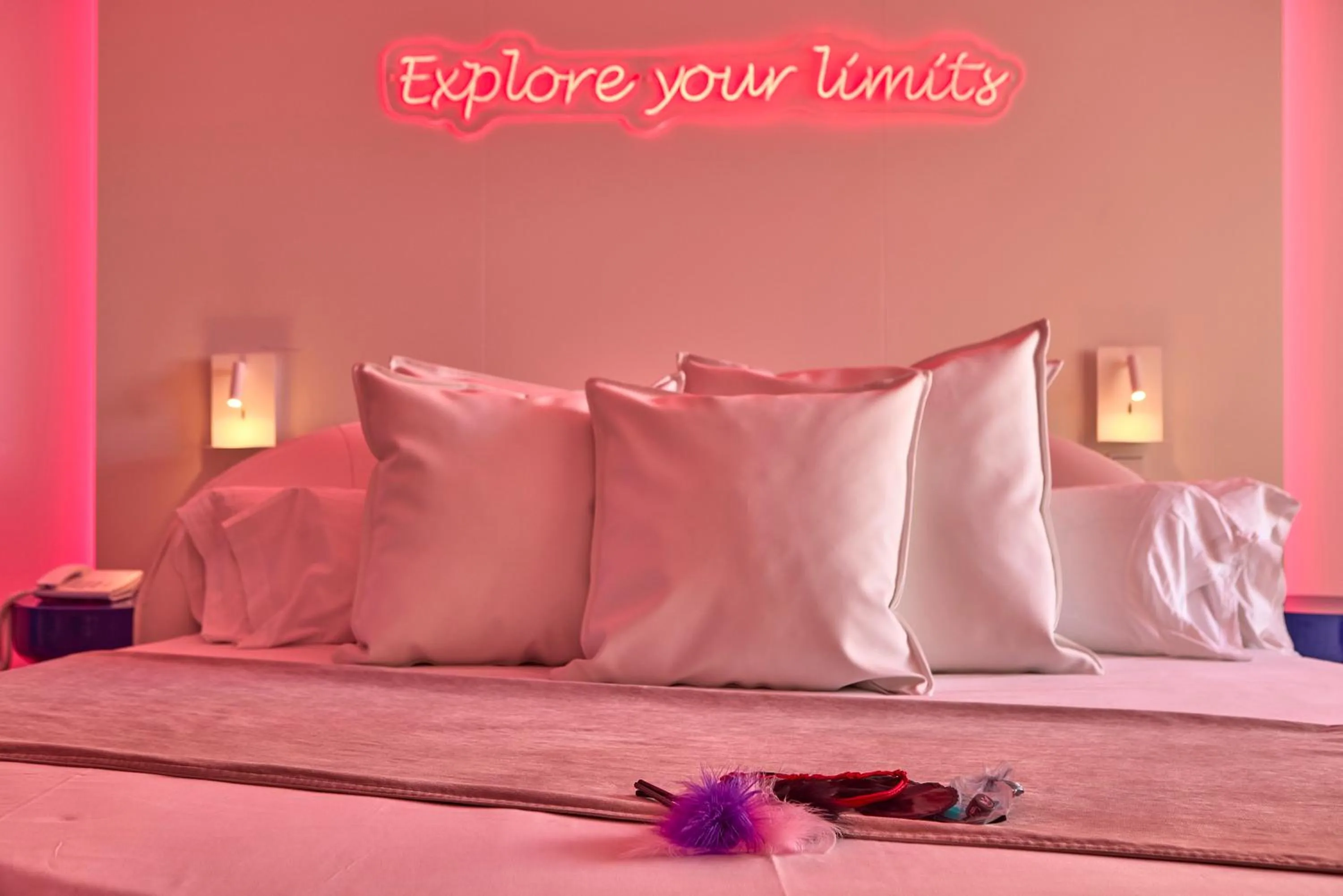 Bed in Universal Hotel Neptuno - Adults Only