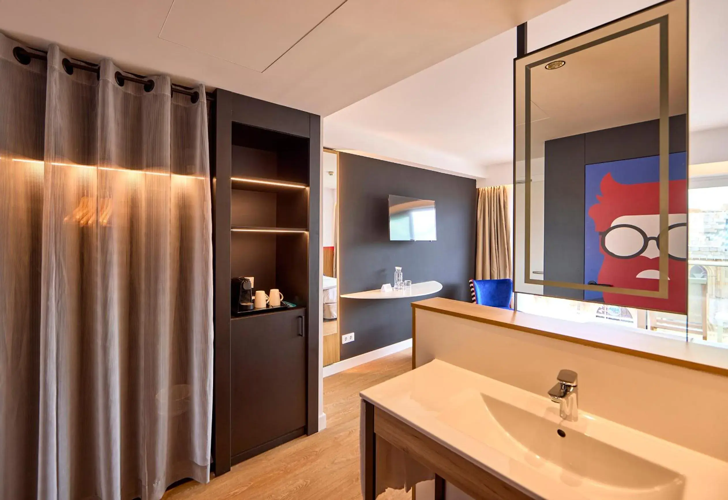 Bathroom in Universal Hotel Neptuno - Adults Only Bathroom in Universal Hotel Neptuno - Adults Only