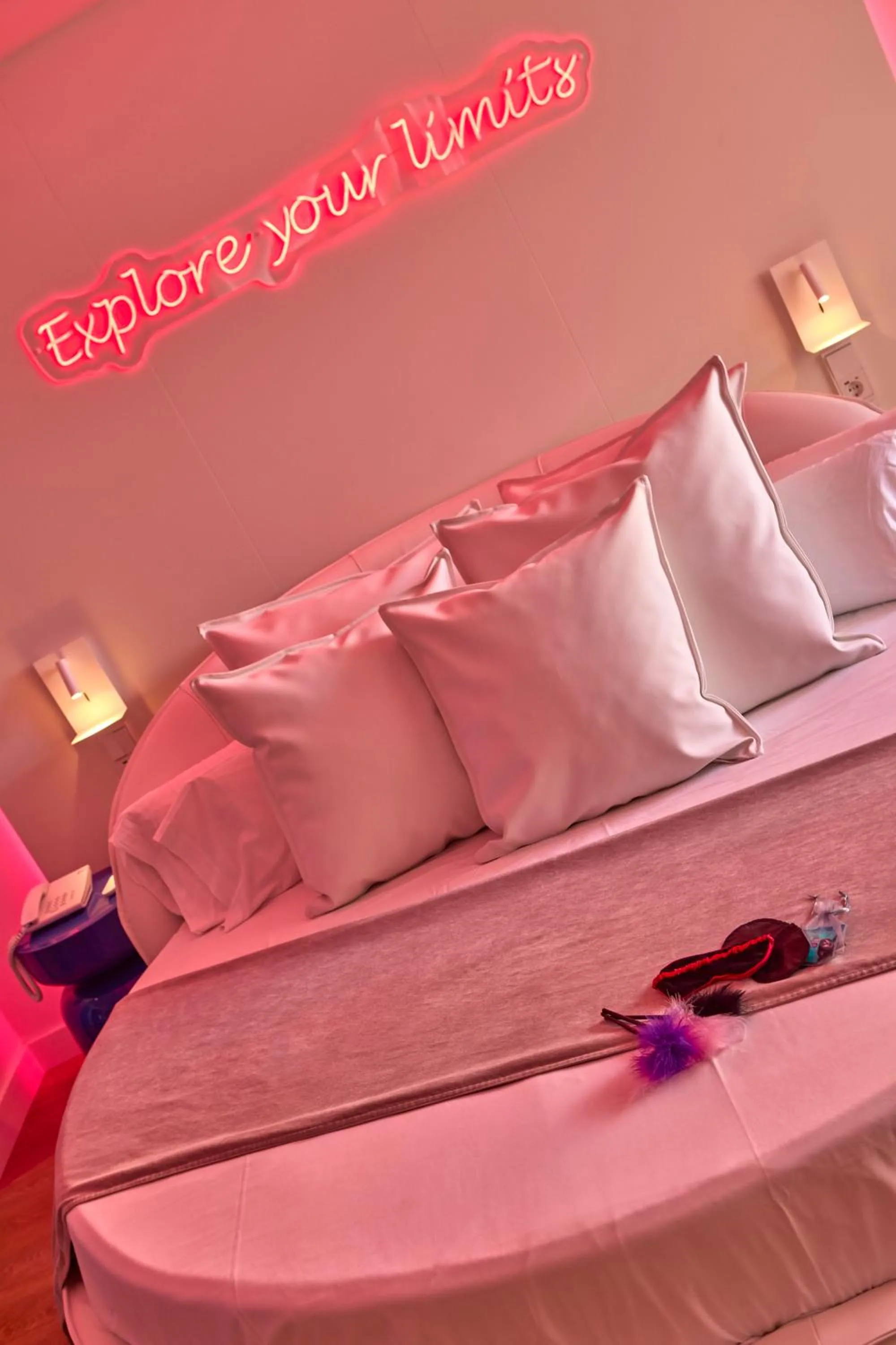 Bed in Universal Hotel Neptuno - Adults Only