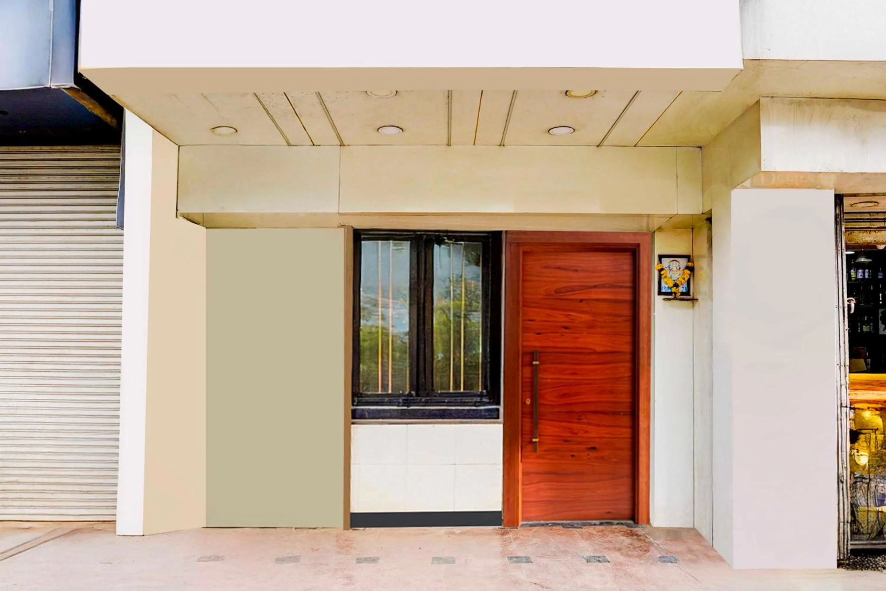 Facade/entrance in Hotel O Ulhasnagar Railway Station