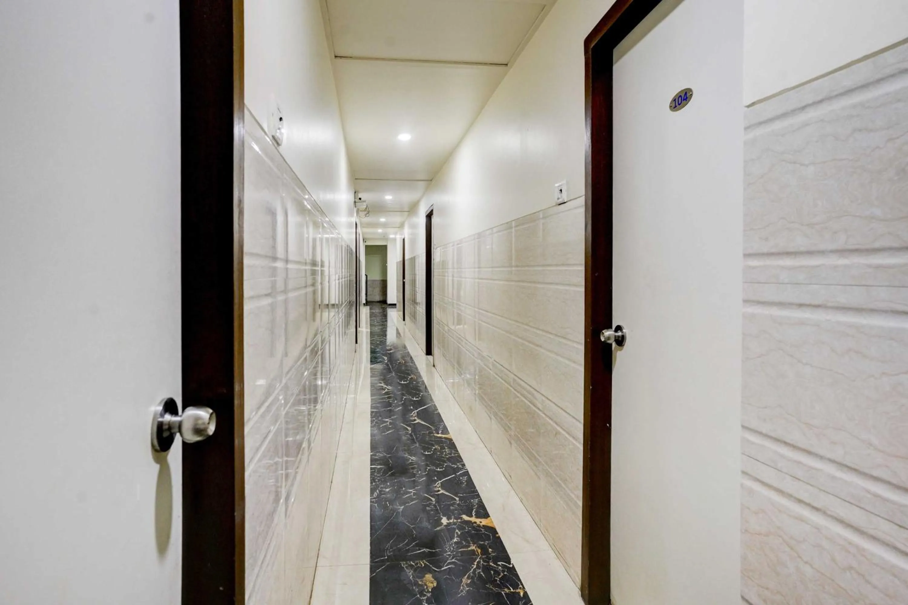 Lobby or reception in Hotel O Ulhasnagar Railway Station