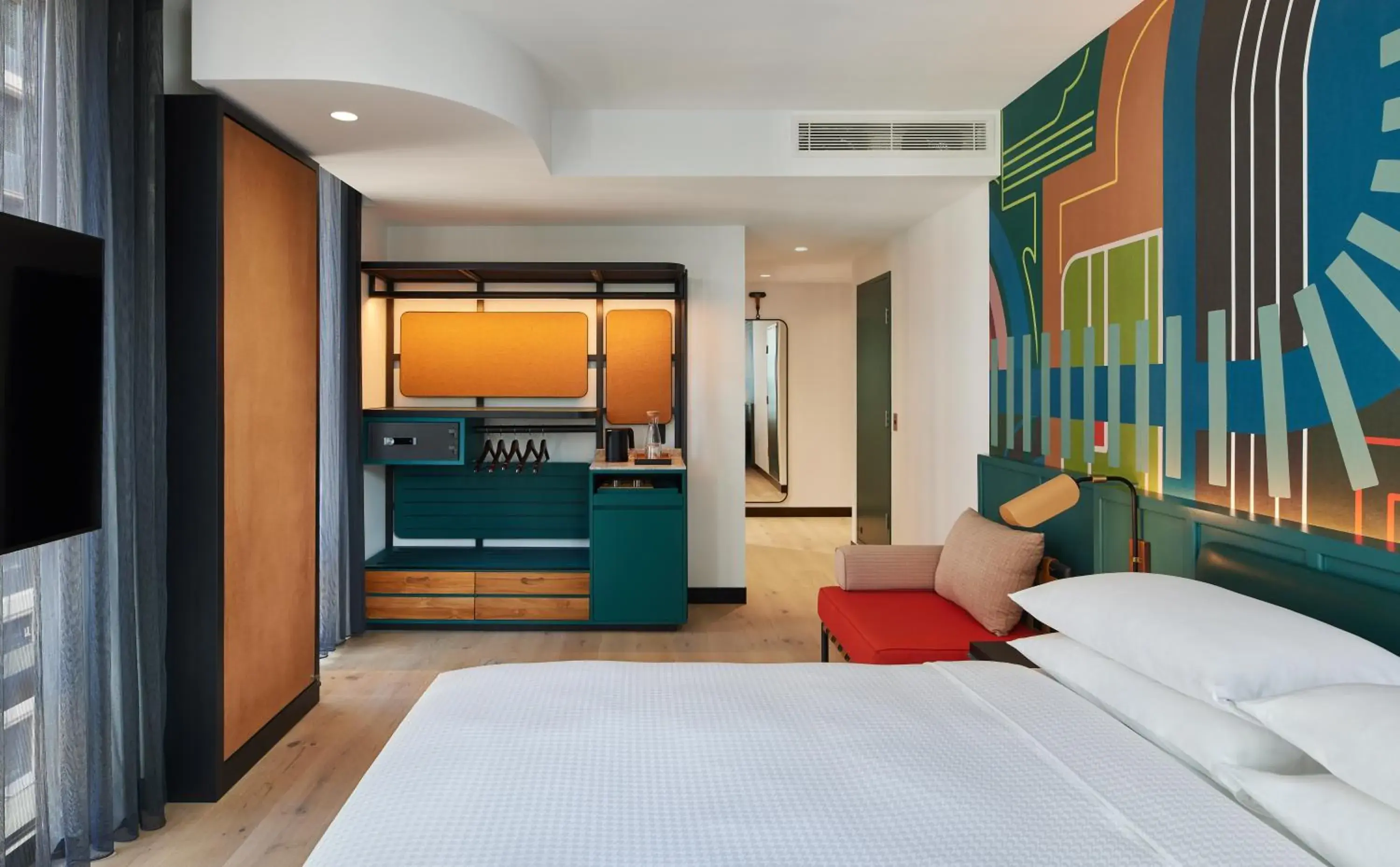 Deluxe Queen Room with Accessible Shower in Caption By Hyatt Central Sydney Deluxe Queen Room with Accessible Shower in Caption By Hyatt Central Sydney