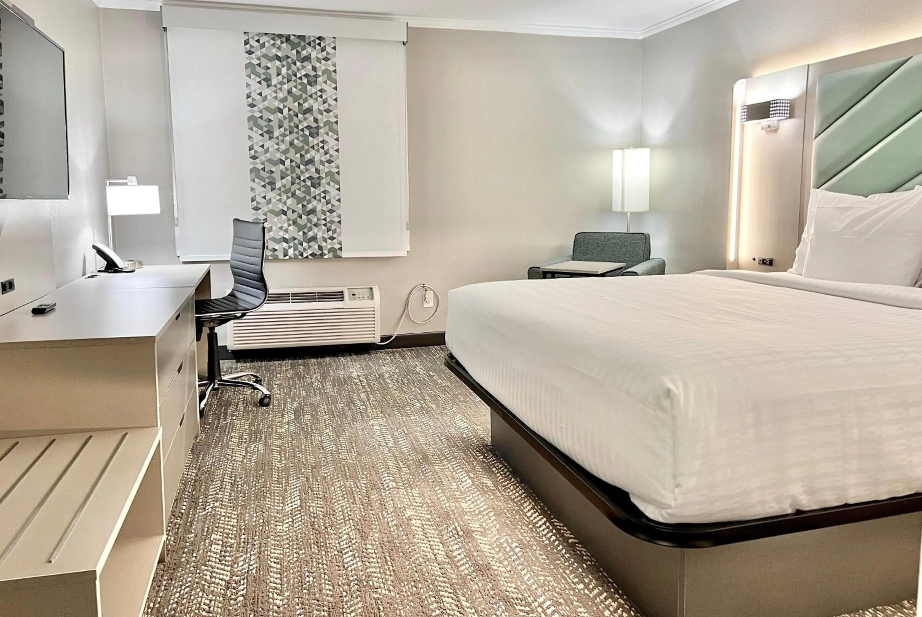 Photo of the whole room, Bed in Wingate by Wyndham Jackson