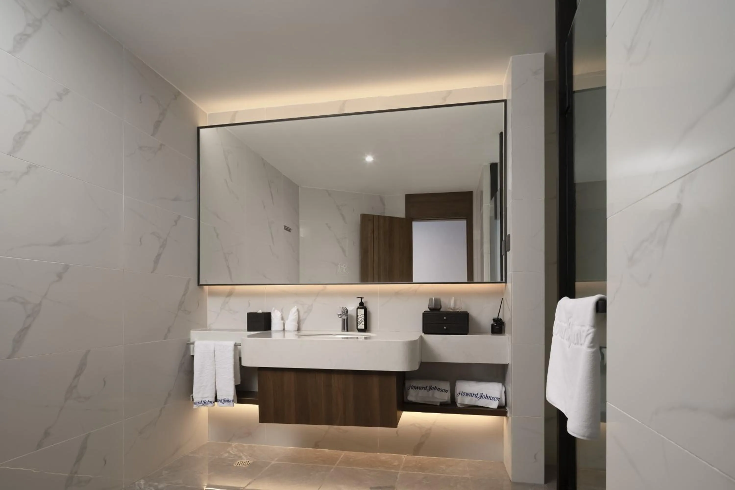 Bathroom in Howard Johnson Liquor Capital Hotel Luzhou