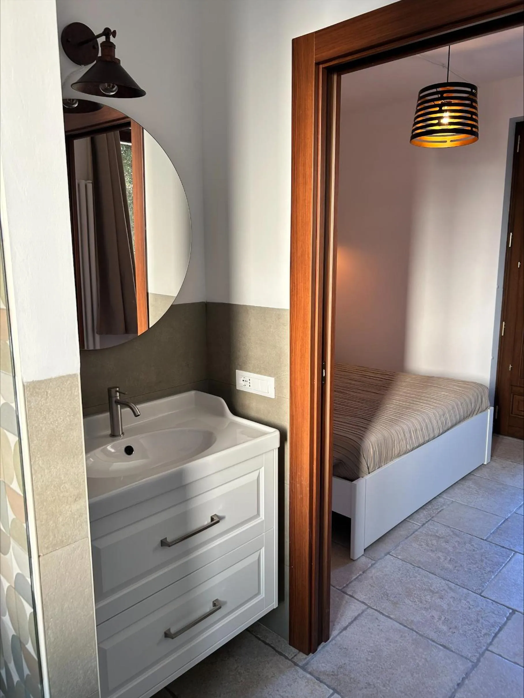 Bathroom, Bed in B&B Antico Carrubo