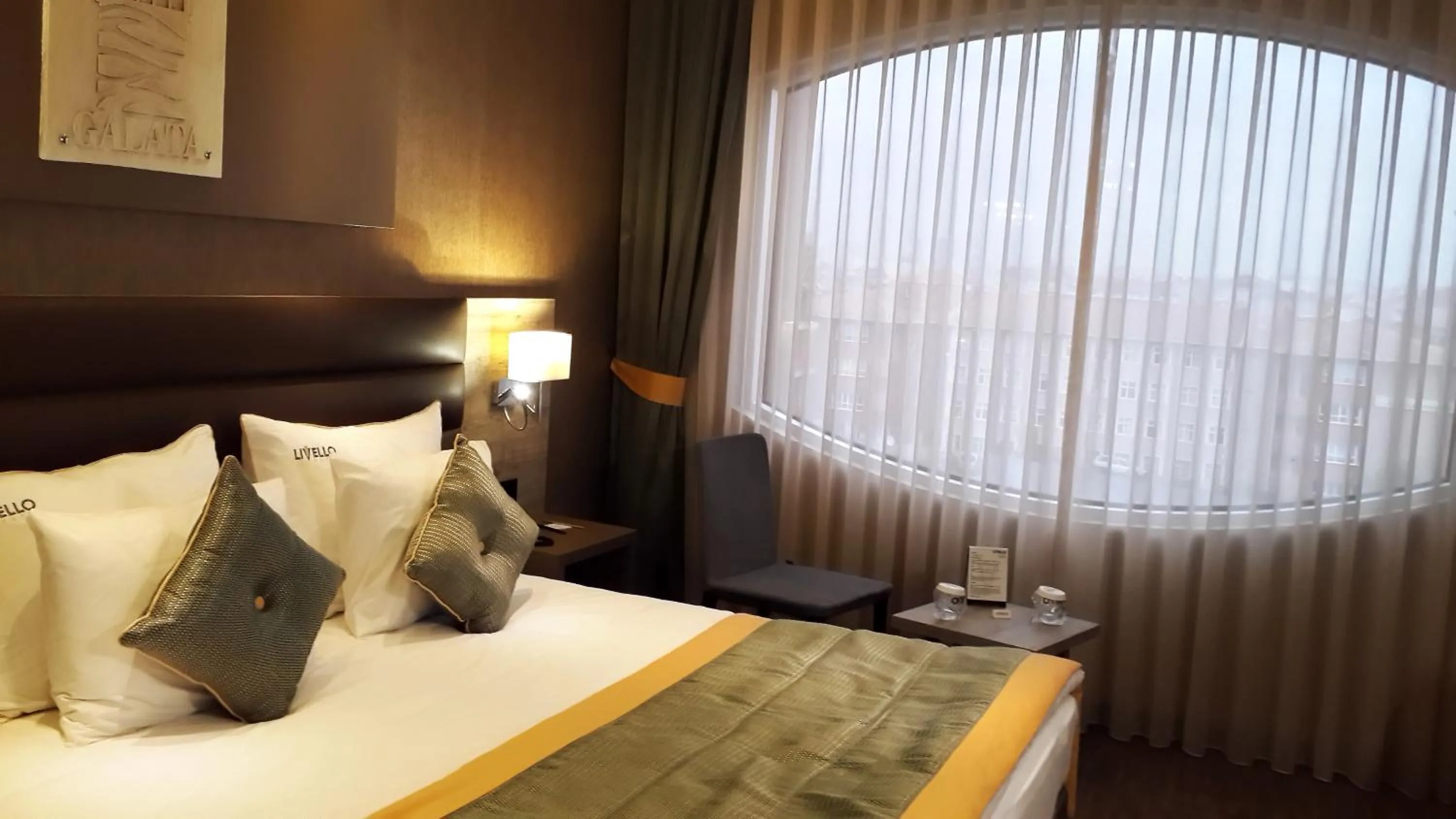 Photo of the whole room, Bed in Empire Hotel İstanbul