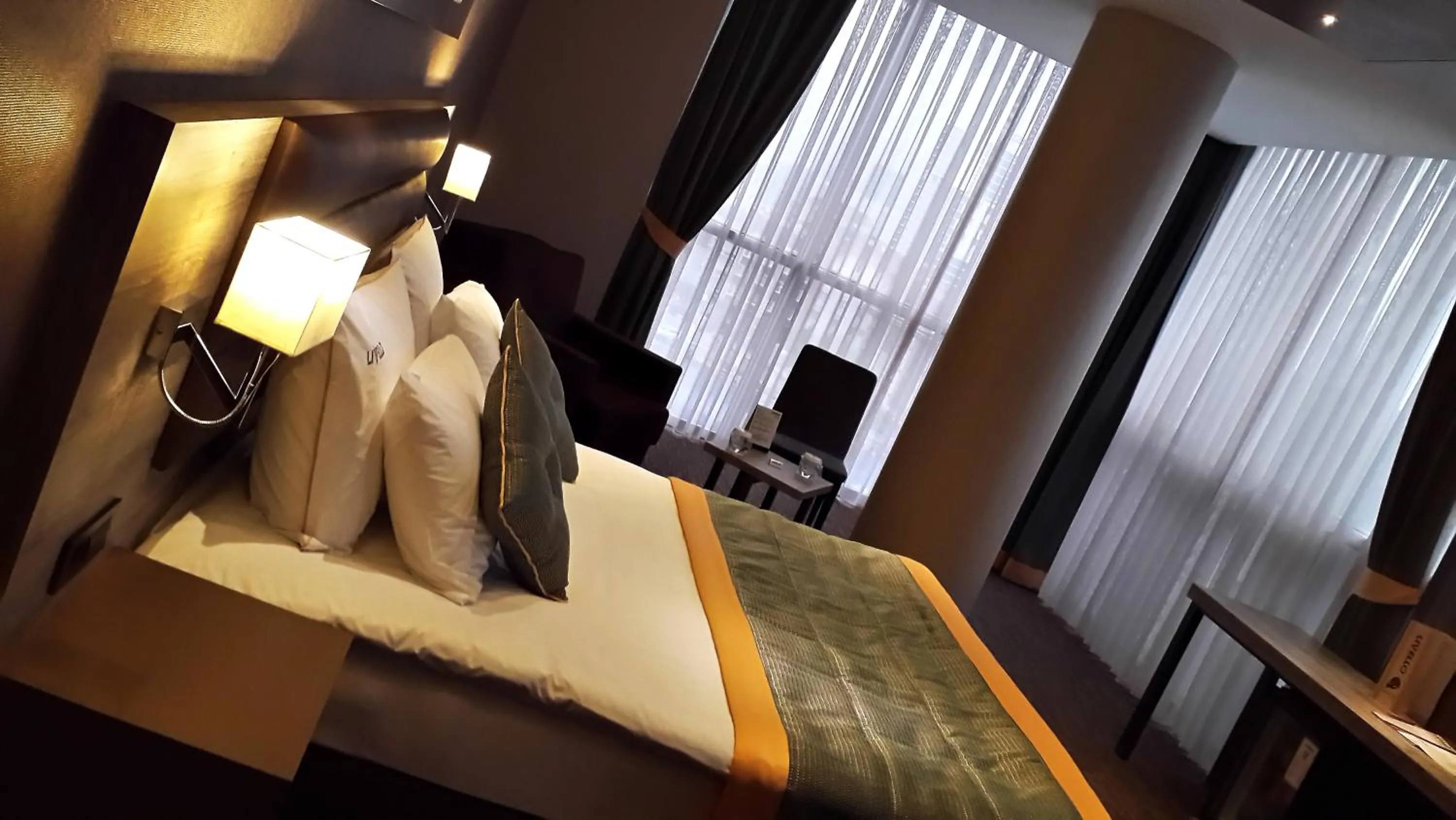 Photo of the whole room, Bed in Empire Hotel İstanbul