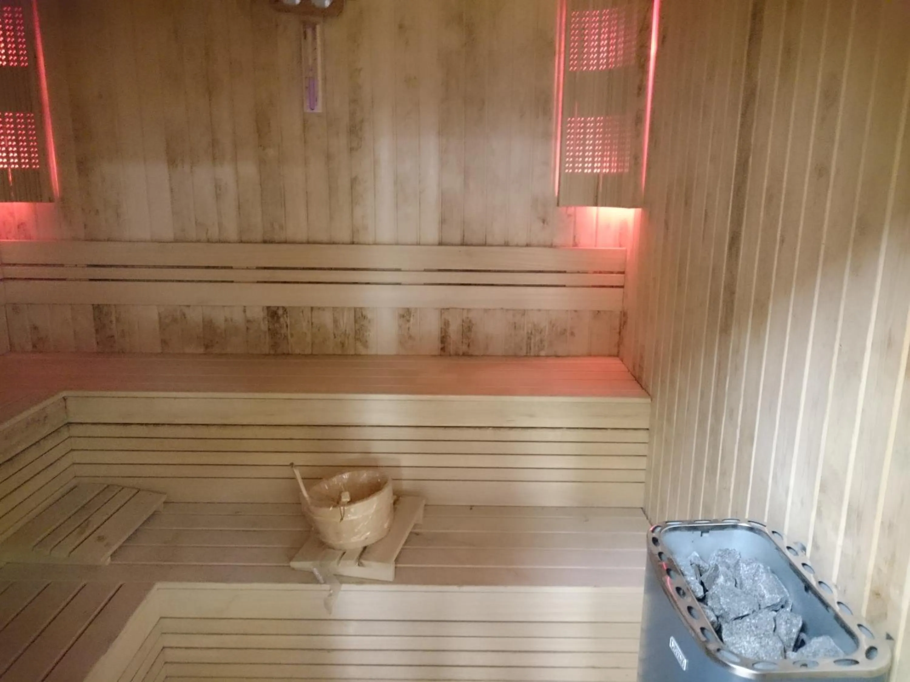 Steam room in Empire Hotel İstanbul
